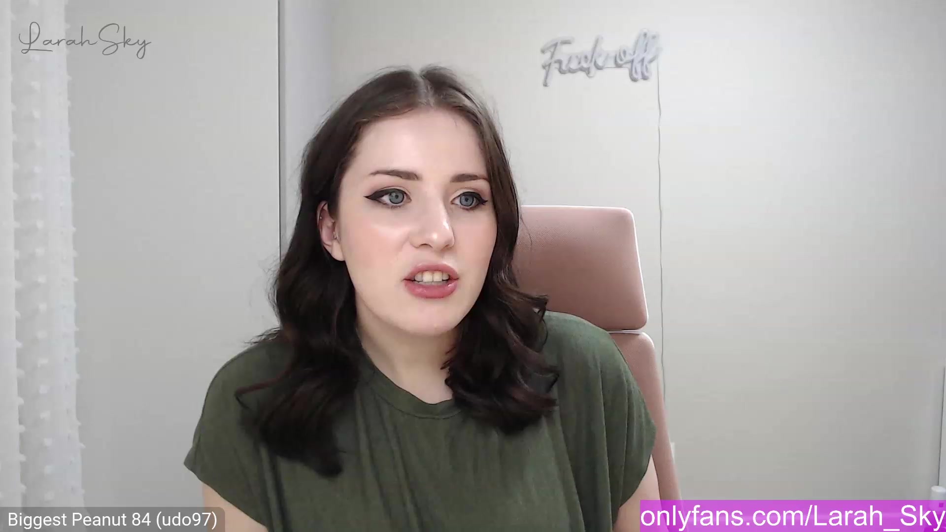 Gallery image thumbnail from Larah_Sky's myfreecams stream on, 01/11/2023, 24:07 image 6 of 20