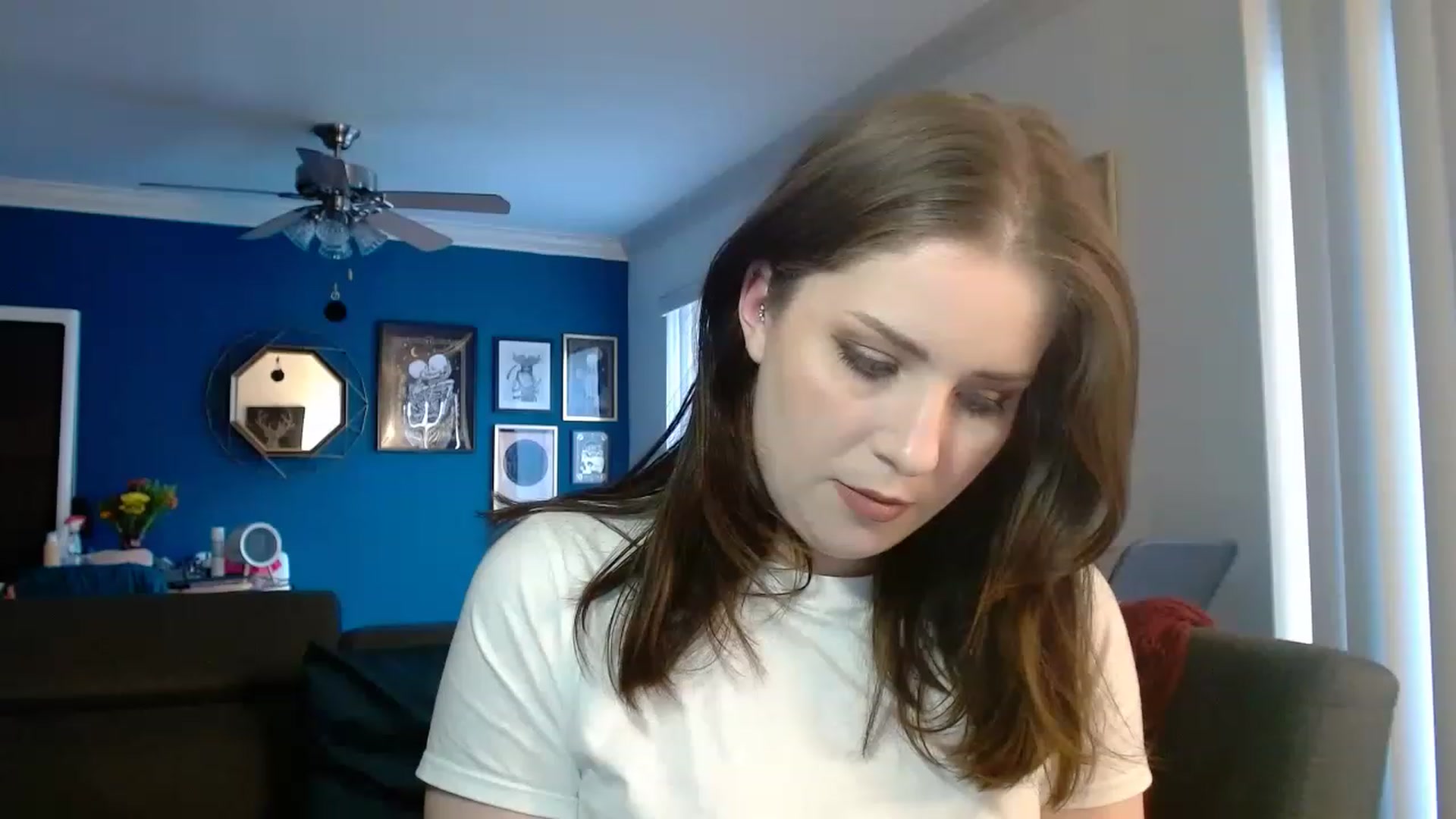 Gallery image thumbnail from Larah_Sky's myfreecams stream on, 01/19/2023, 21:20 image 5 of 20