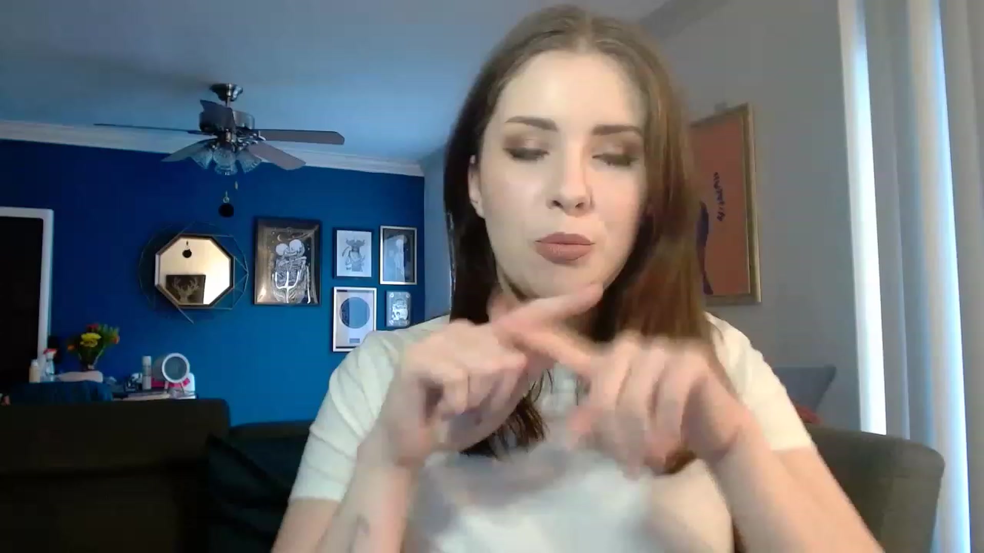 Gallery image thumbnail from Larah_Sky's myfreecams stream on, 01/19/2023, 21:20 image 6 of 20