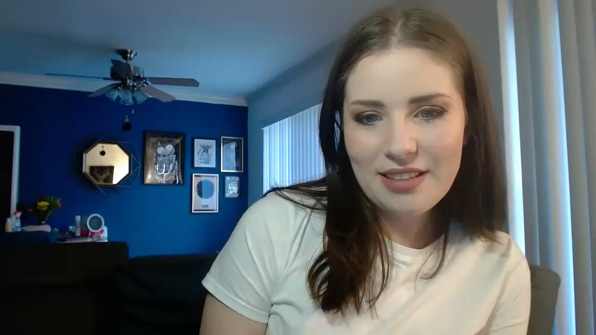 Gallery image thumbnail from Larah_Sky's myfreecams stream on, 01/19/2023, 21:20 image 10 of 20
