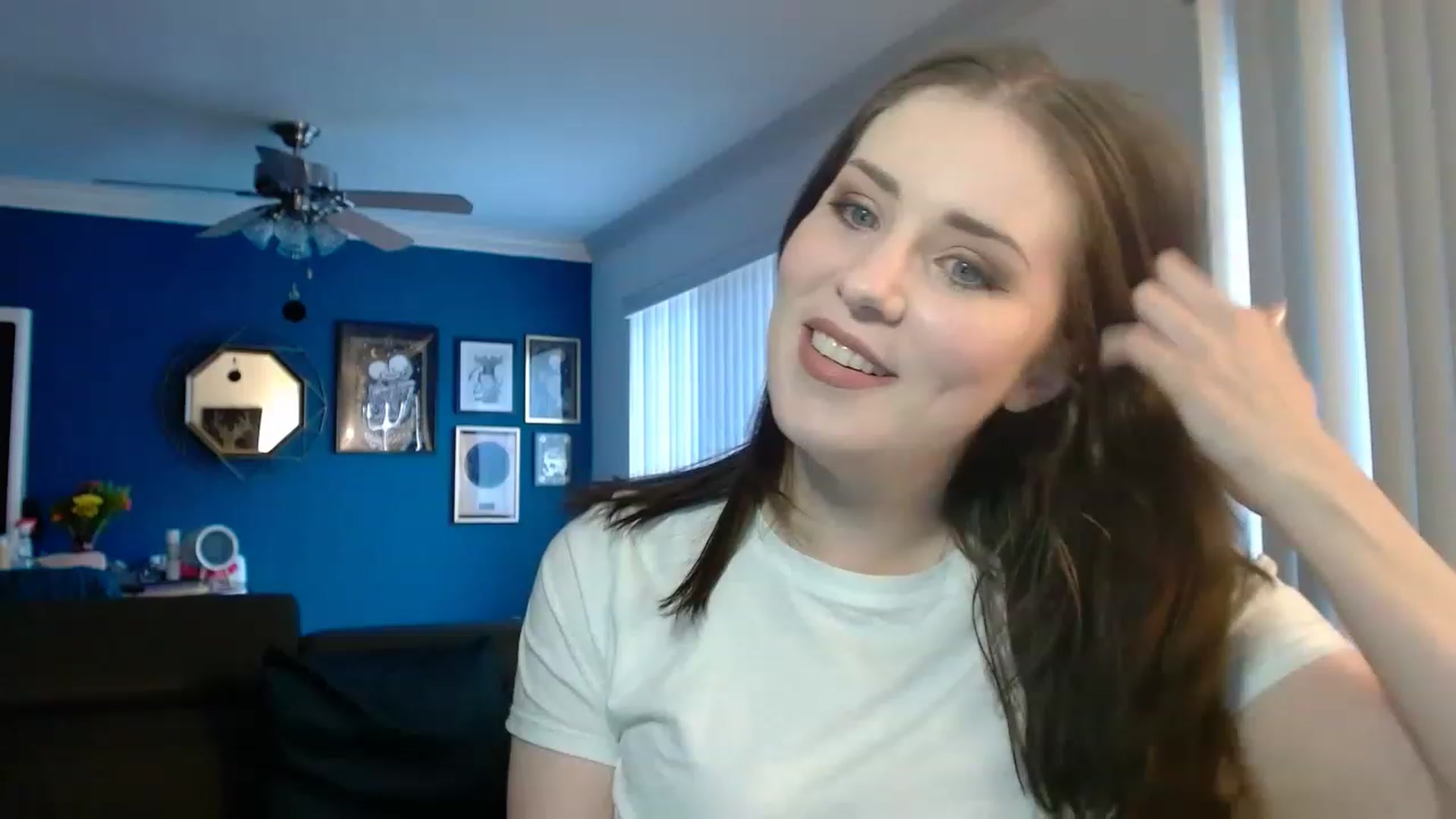 Gallery image thumbnail from Larah_Sky's myfreecams stream on, 01/19/2023, 21:20 image 14 of 20