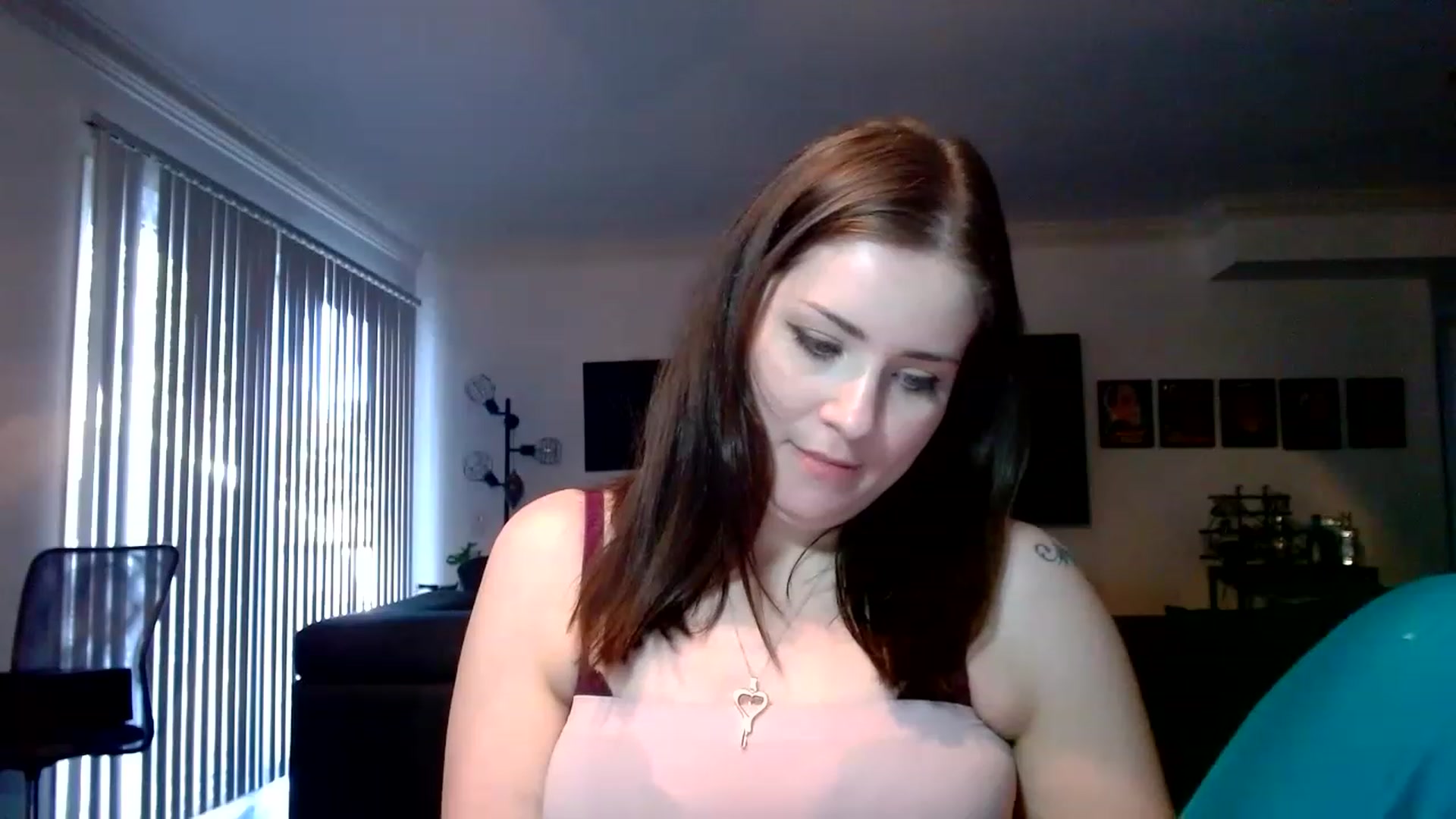 Gallery image thumbnail from Larah_Sky's myfreecams stream on, 01/21/2023, 20:39 image 16 of 20