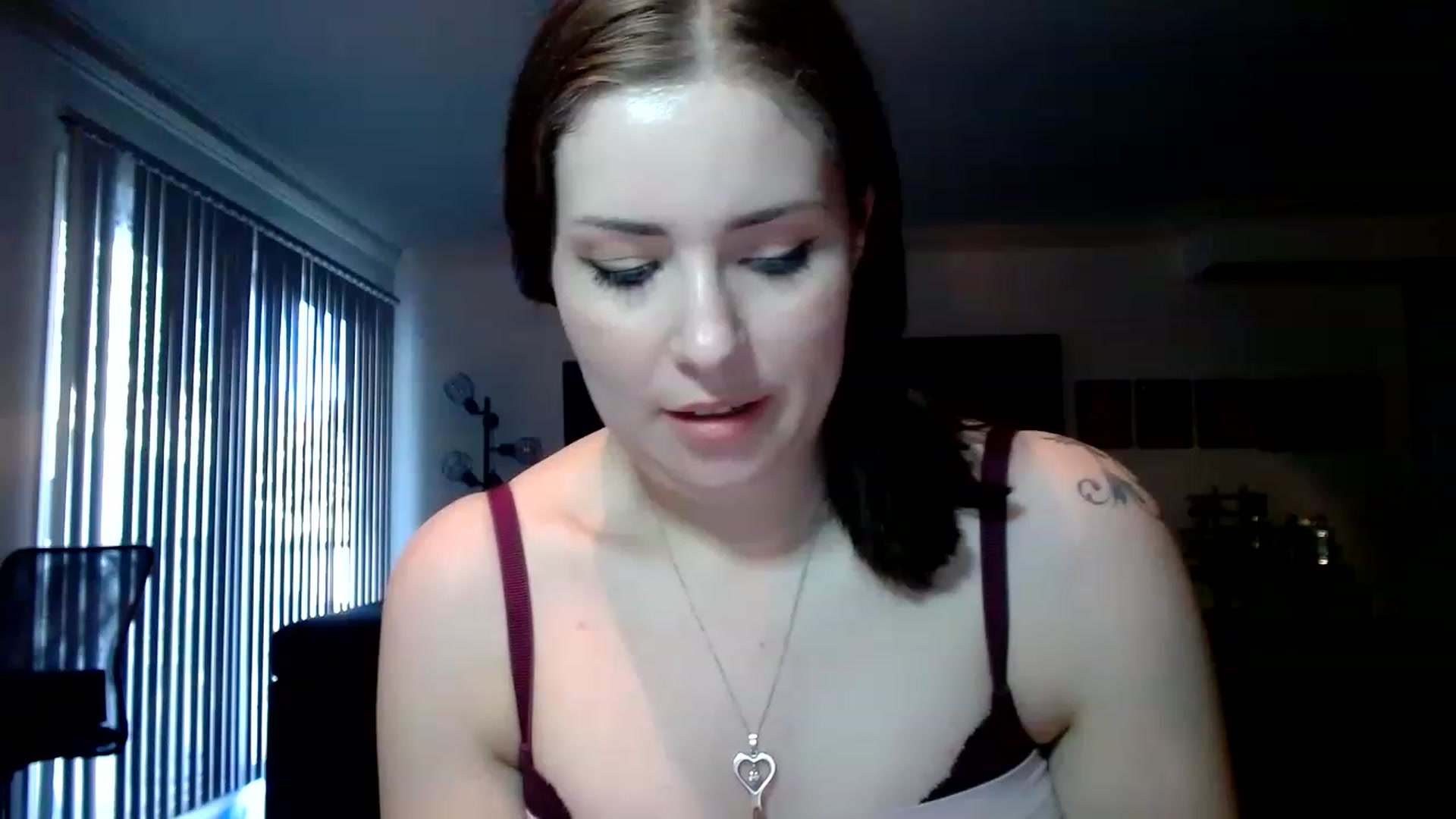 Gallery image thumbnail from Larah_Sky's myfreecams stream on, 01/21/2023, 20:39 image 12 of 20