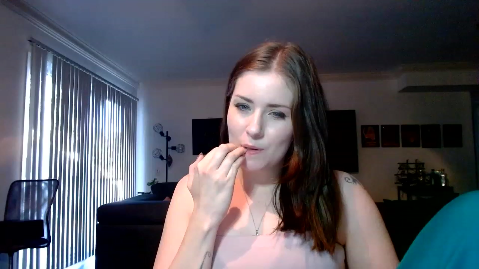 Gallery image thumbnail from Larah_Sky's myfreecams stream on, 01/21/2023, 20:39 image 17 of 20
