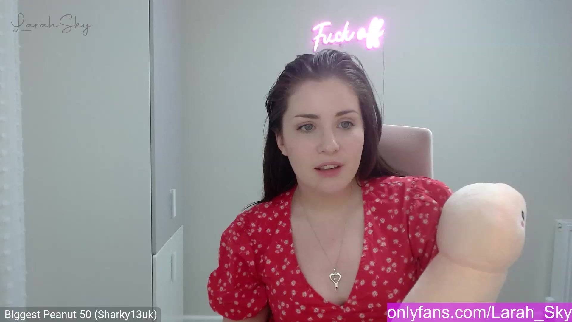 Gallery image thumbnail from Larah_Sky's myfreecams stream on, 02/05/2023, 23:11 image 20 of 20