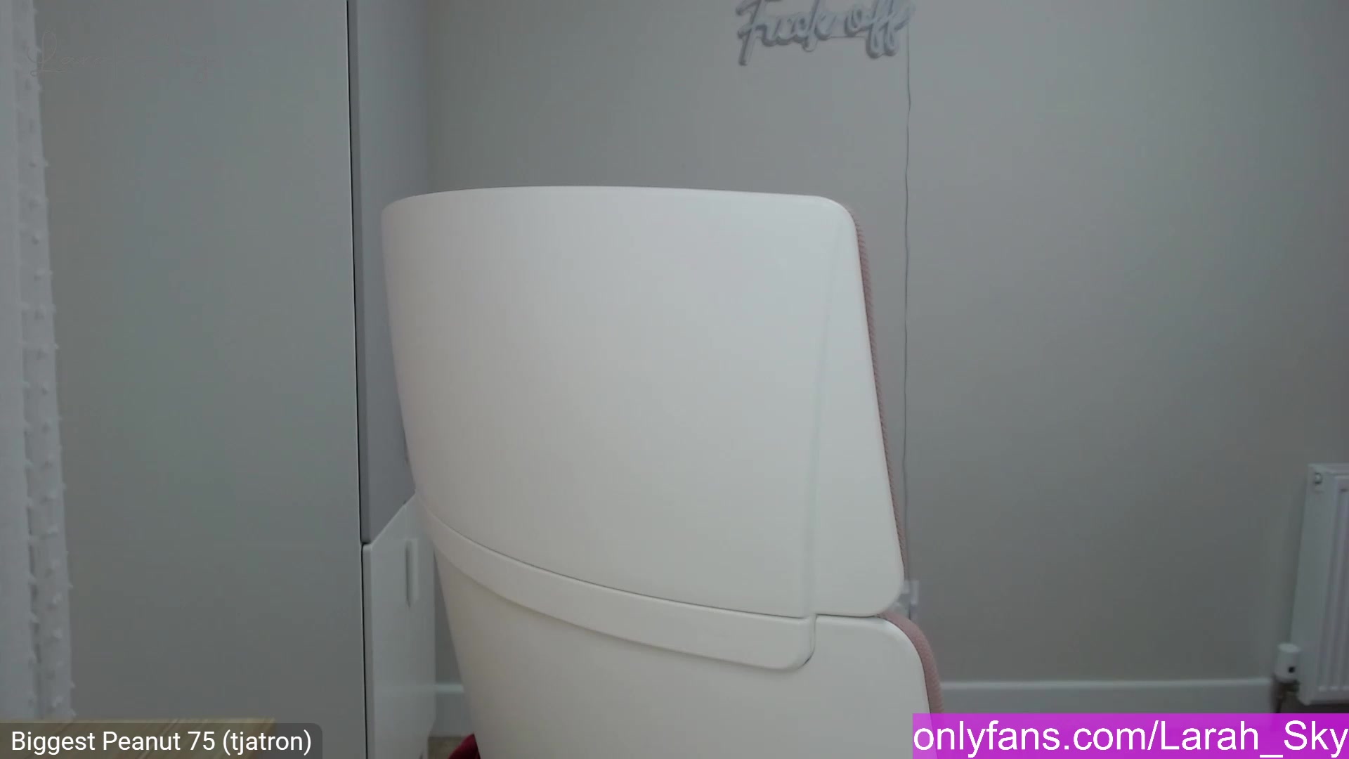 Gallery image thumbnail from Larah_Sky's myfreecams stream on, 02/06/2023, 23:03 image 7 of 20