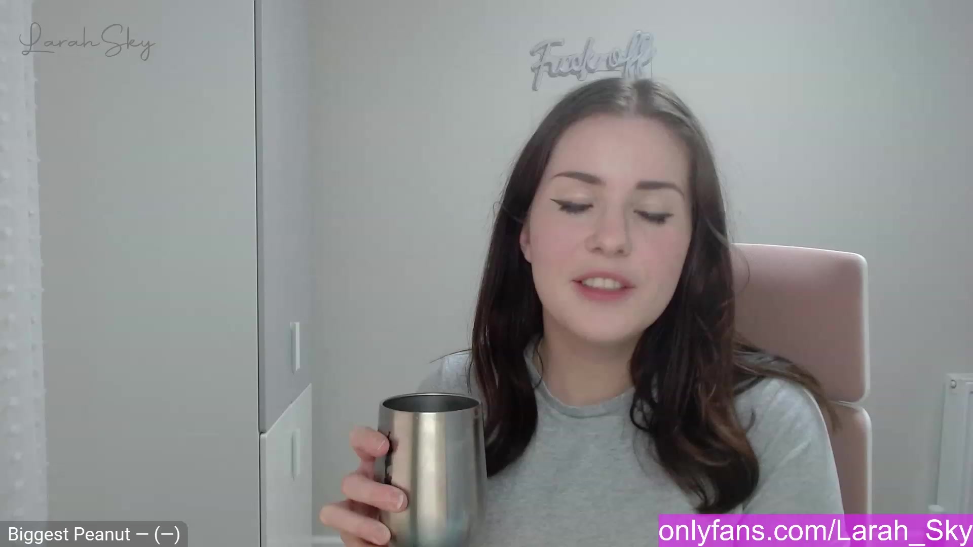 Gallery image thumbnail from Larah_Sky's myfreecams stream on, 02/06/2023, 23:03 image 1 of 20