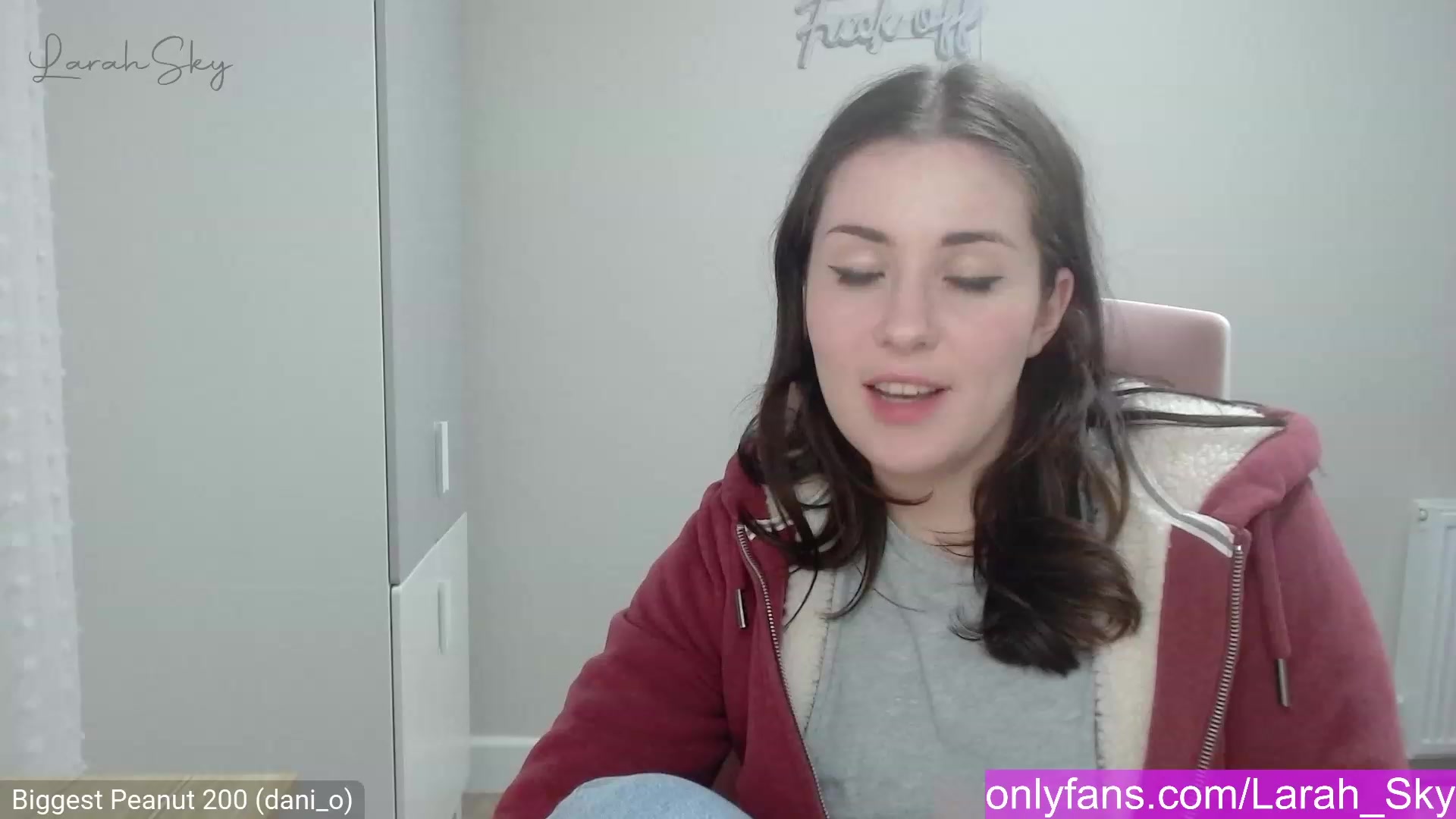 Gallery image thumbnail from Larah_Sky's myfreecams stream on, 02/07/2023, 24:18 image 4 of 20