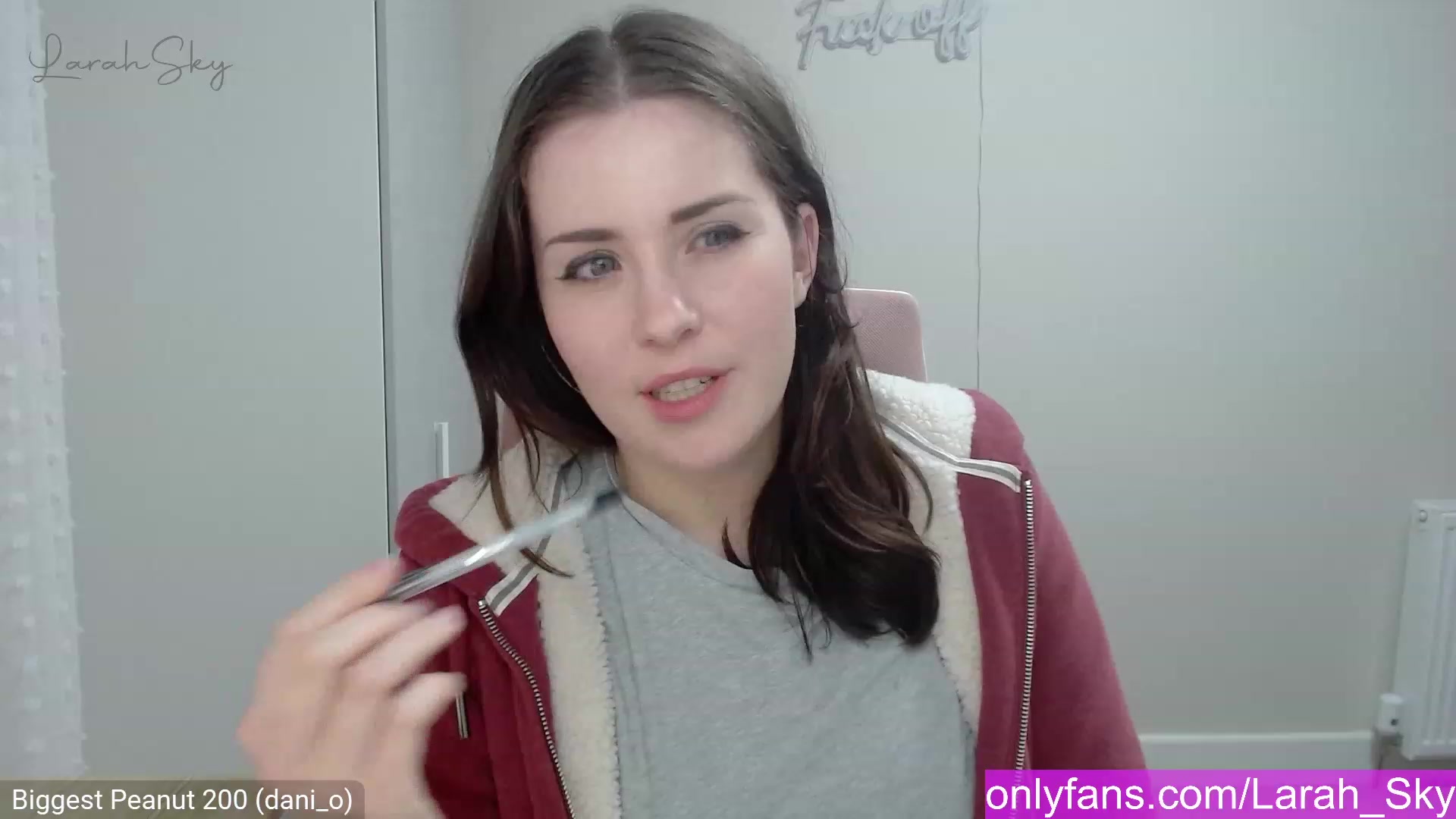 Gallery image thumbnail from Larah_Sky's myfreecams stream on, 02/07/2023, 24:18 image 14 of 20