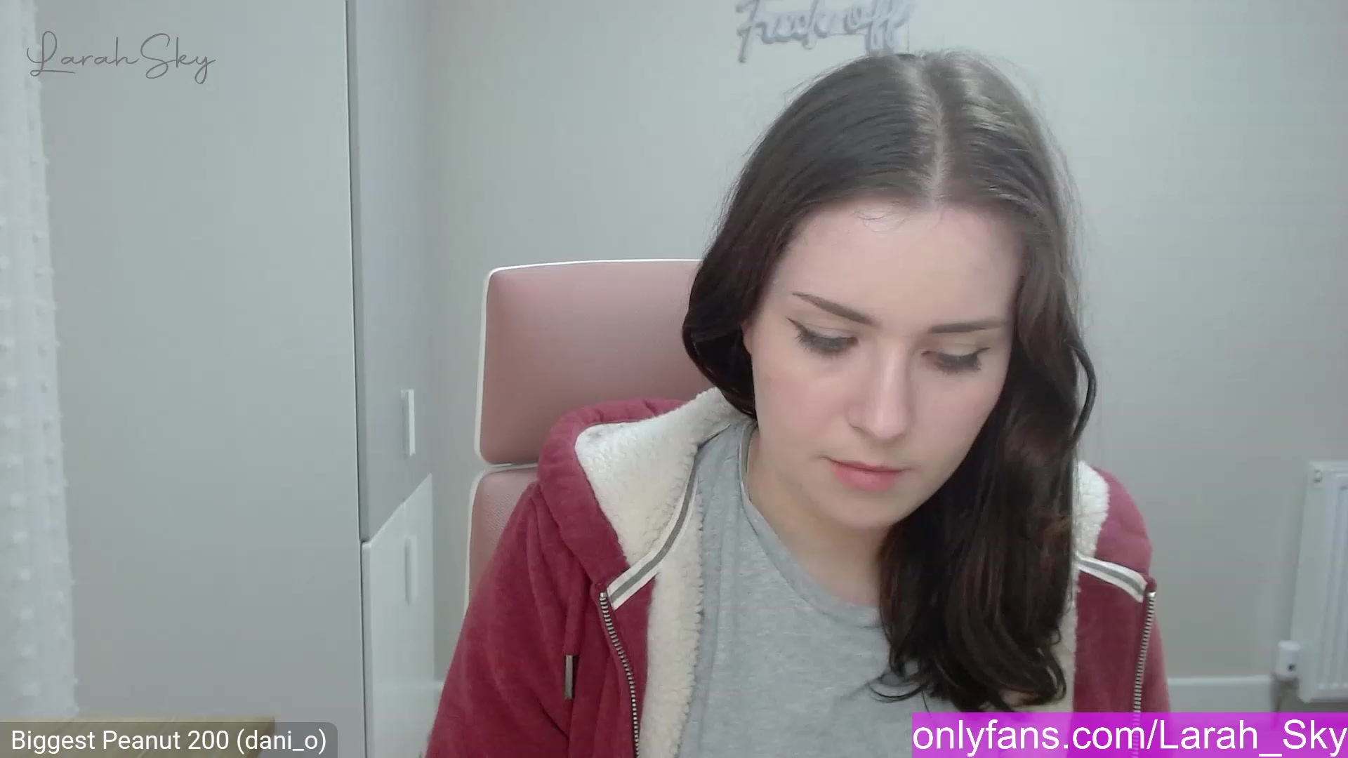 Gallery image thumbnail from Larah_Sky's myfreecams stream on, 02/07/2023, 24:18 image 7 of 20