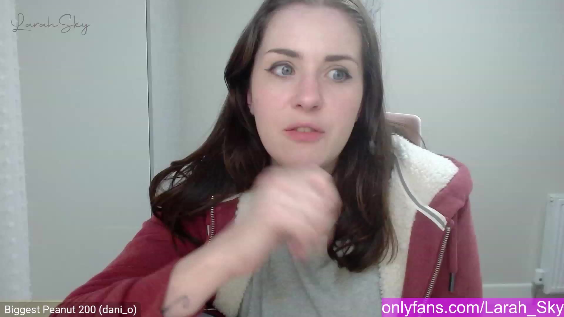 Gallery image thumbnail from Larah_Sky's myfreecams stream on, 02/07/2023, 01:12 image 14 of 20