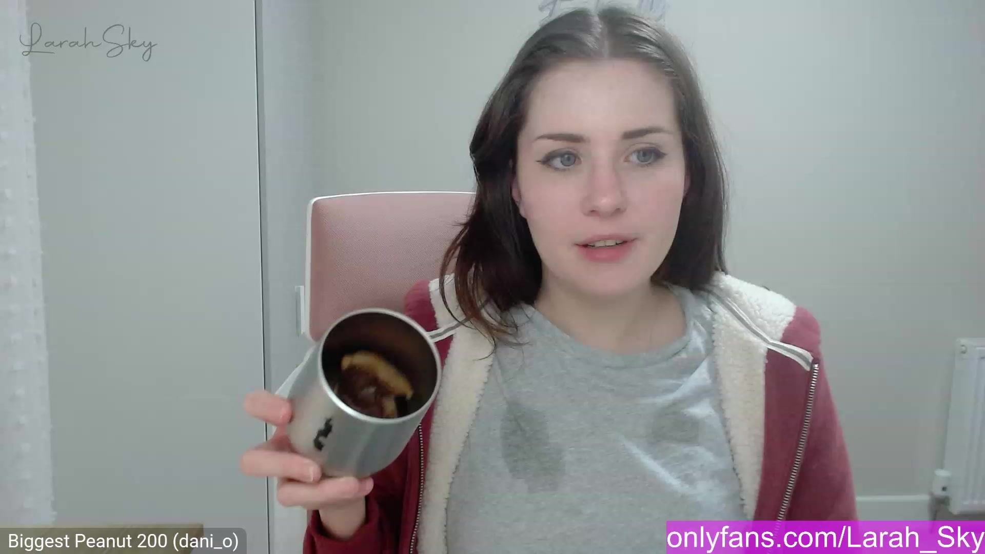Gallery image thumbnail from Larah_Sky's myfreecams stream on, 02/07/2023, 01:12 image 3 of 20