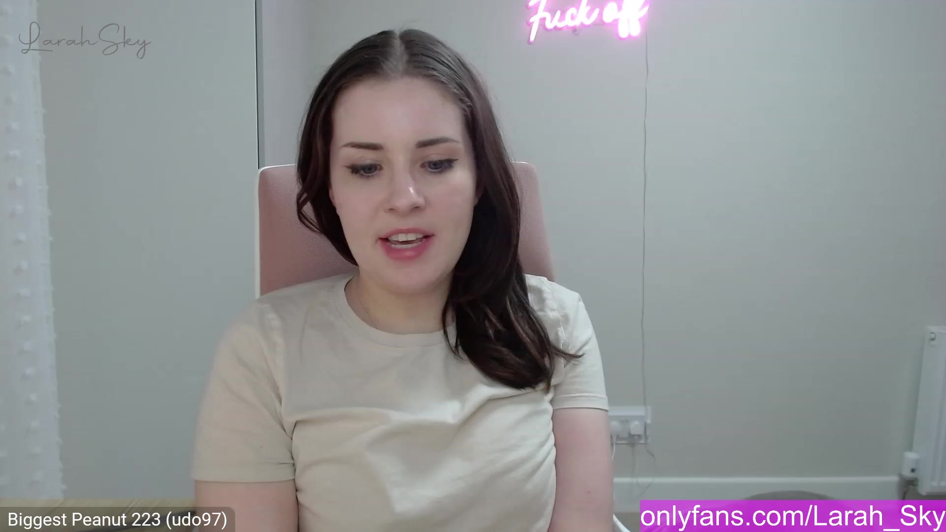 Gallery image thumbnail from Larah_Sky's myfreecams stream on, 02/07/2023, 22:40 image 12 of 20