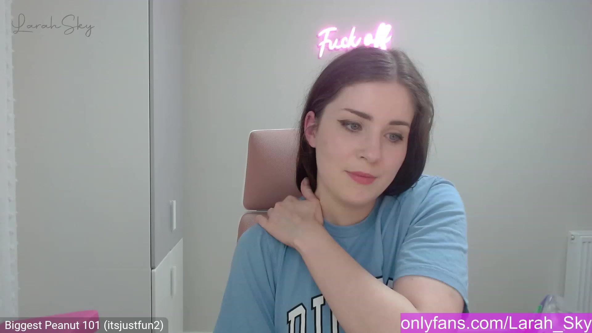 Gallery image thumbnail from Larah_Sky's myfreecams stream on, 02/09/2023, 22:58 image 18 of 20