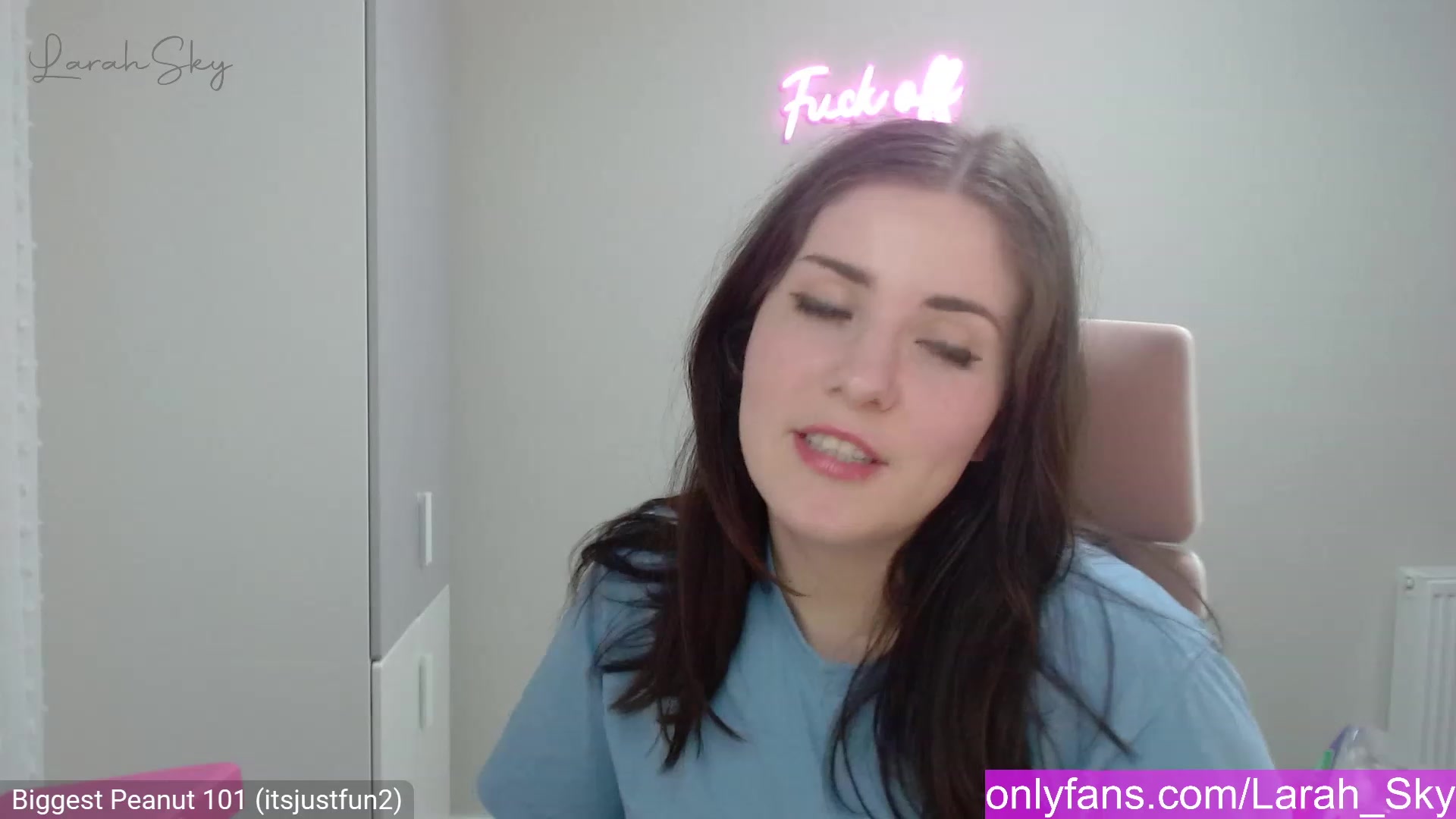 Gallery image thumbnail from Larah_Sky's myfreecams stream on, 02/09/2023, 22:58 image 16 of 20