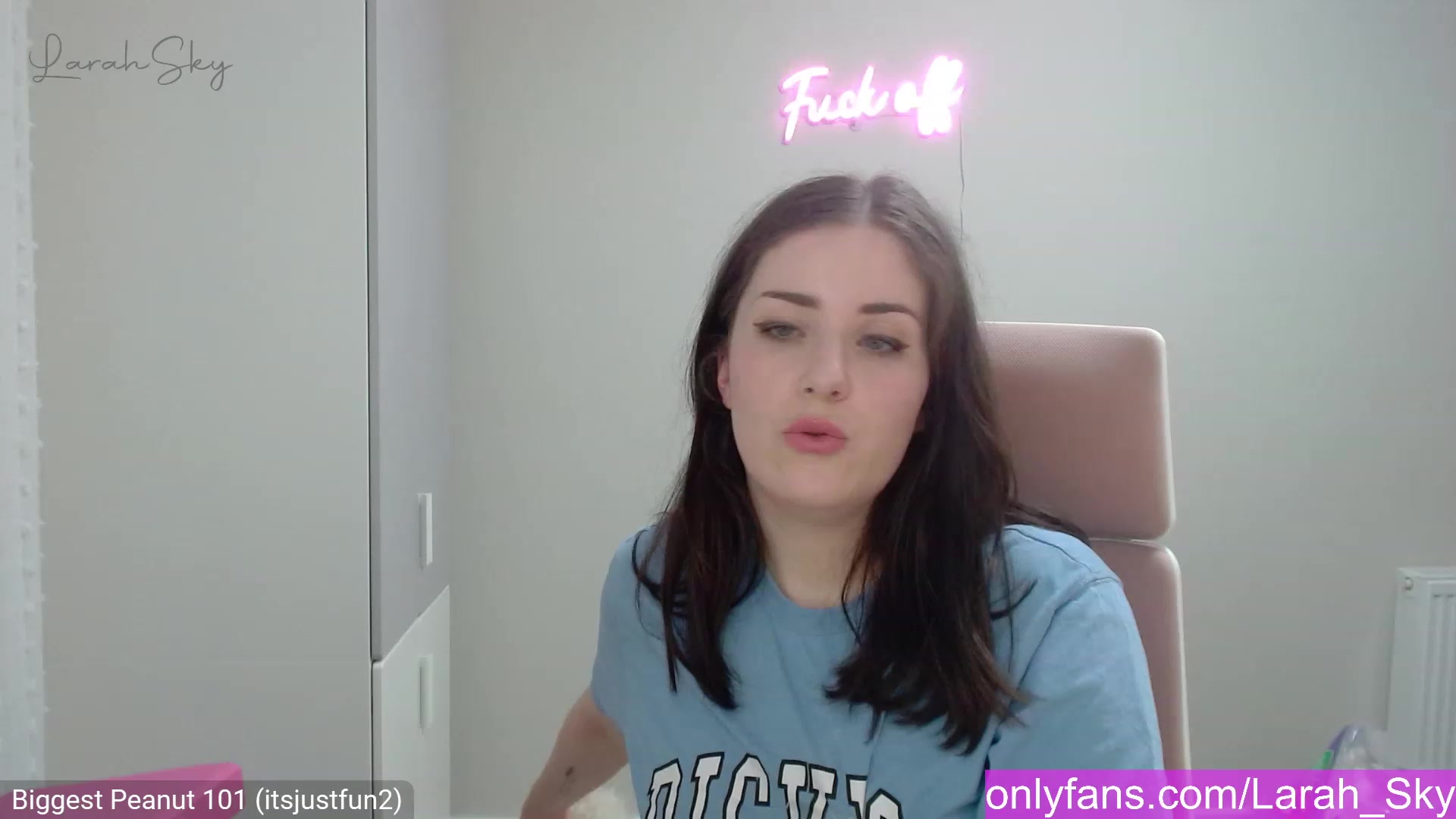 Gallery image thumbnail from Larah_Sky's myfreecams stream on, 02/09/2023, 22:58 image 15 of 20
