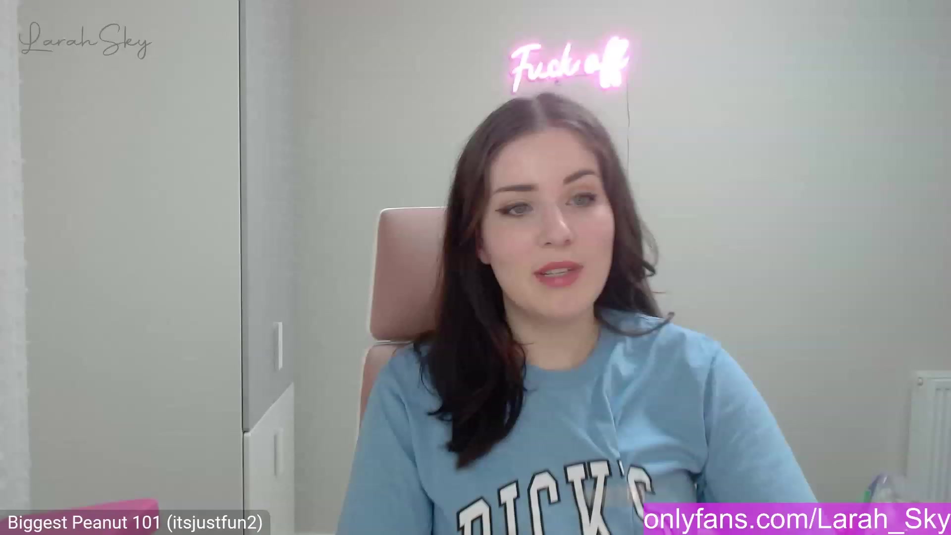 Gallery image thumbnail from Larah_Sky's myfreecams stream on, 02/09/2023, 22:58 image 8 of 20