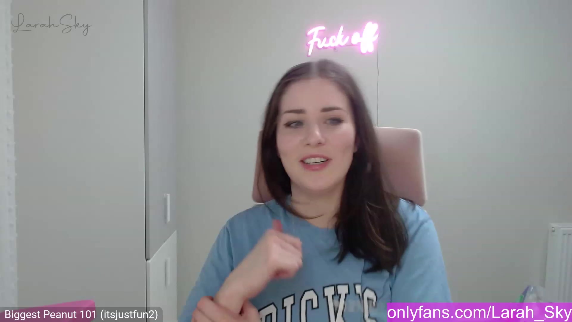 Gallery image thumbnail from Larah_Sky's myfreecams stream on, 02/09/2023, 22:58 image 20 of 20