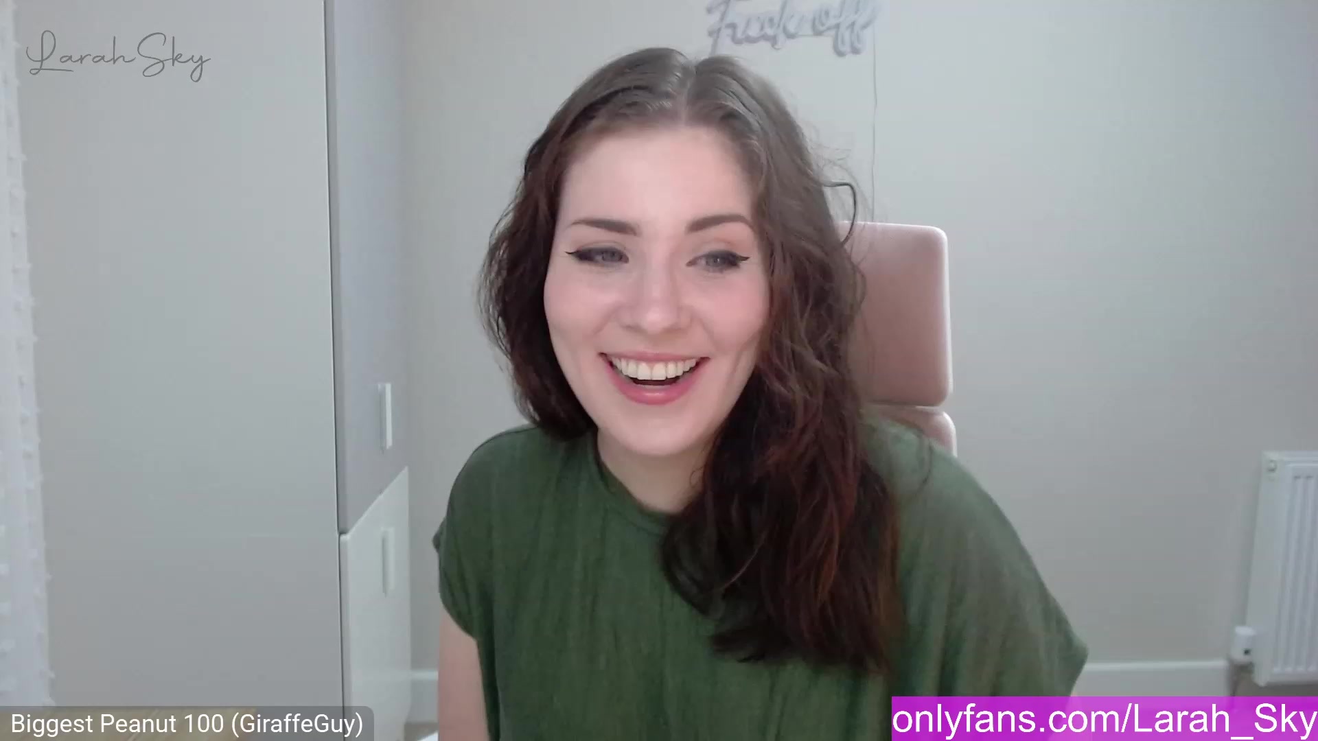 Gallery image thumbnail from Larah_Sky's myfreecams stream on, 02/10/2023, 23:08 image 3 of 20