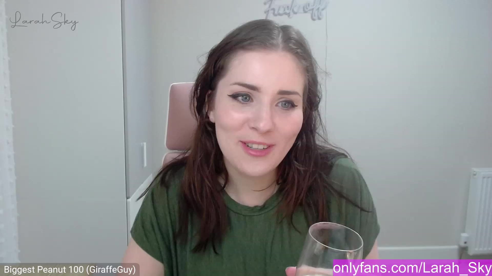 Gallery image thumbnail from Larah_Sky's myfreecams stream on, 02/10/2023, 23:08 image 14 of 20