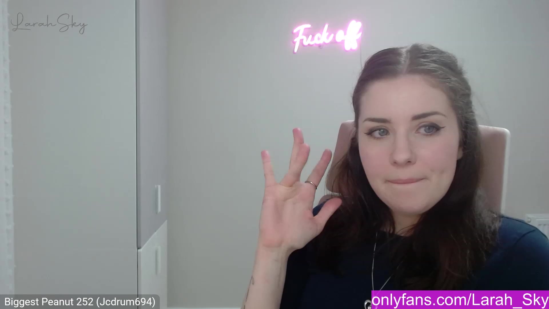 Gallery image thumbnail from Larah_Sky's myfreecams stream on, 02/12/2023, 23:32 image 13 of 20