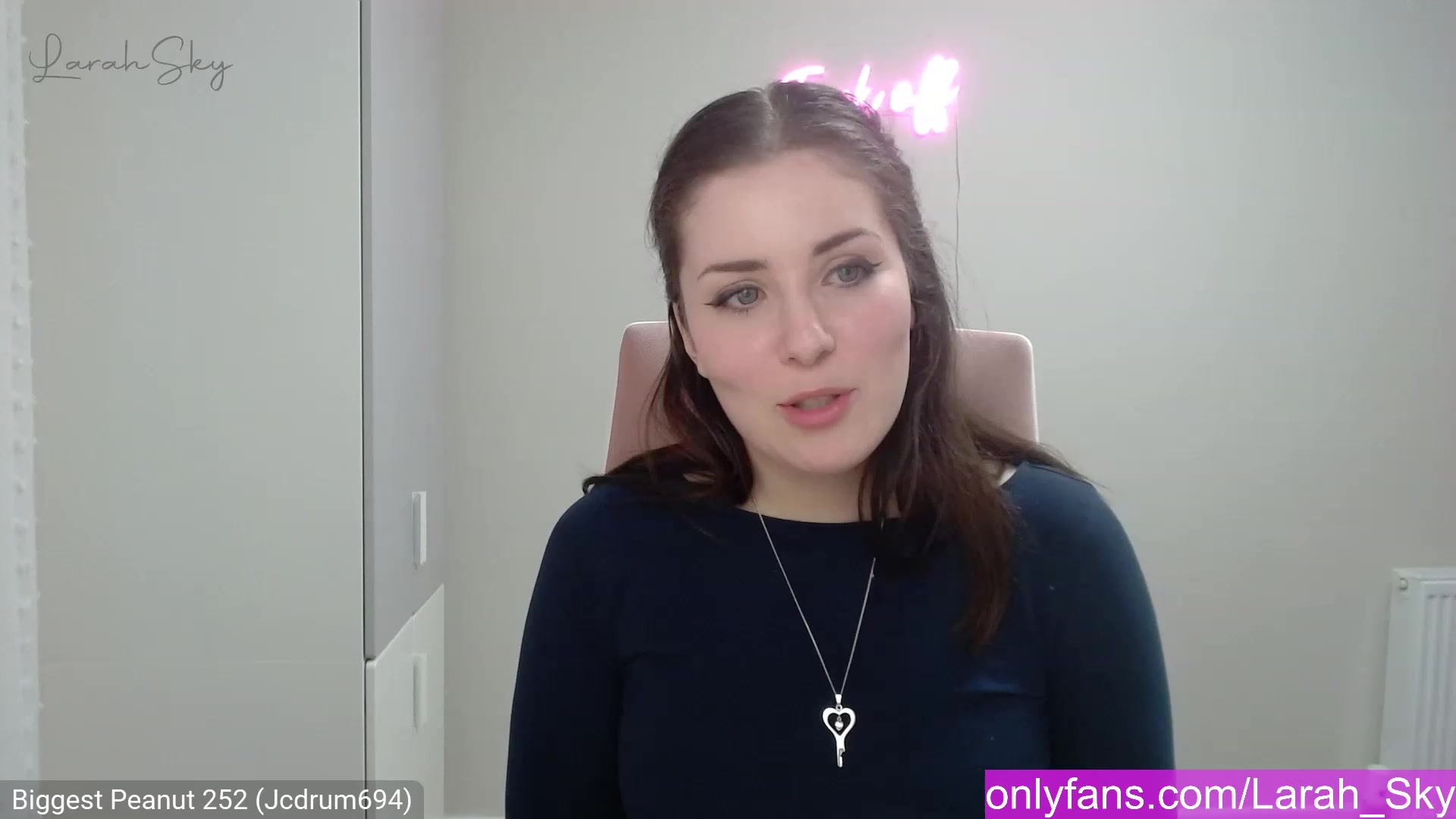 Gallery image thumbnail from Larah_Sky's myfreecams stream on, 02/12/2023, 23:56 image 8 of 20