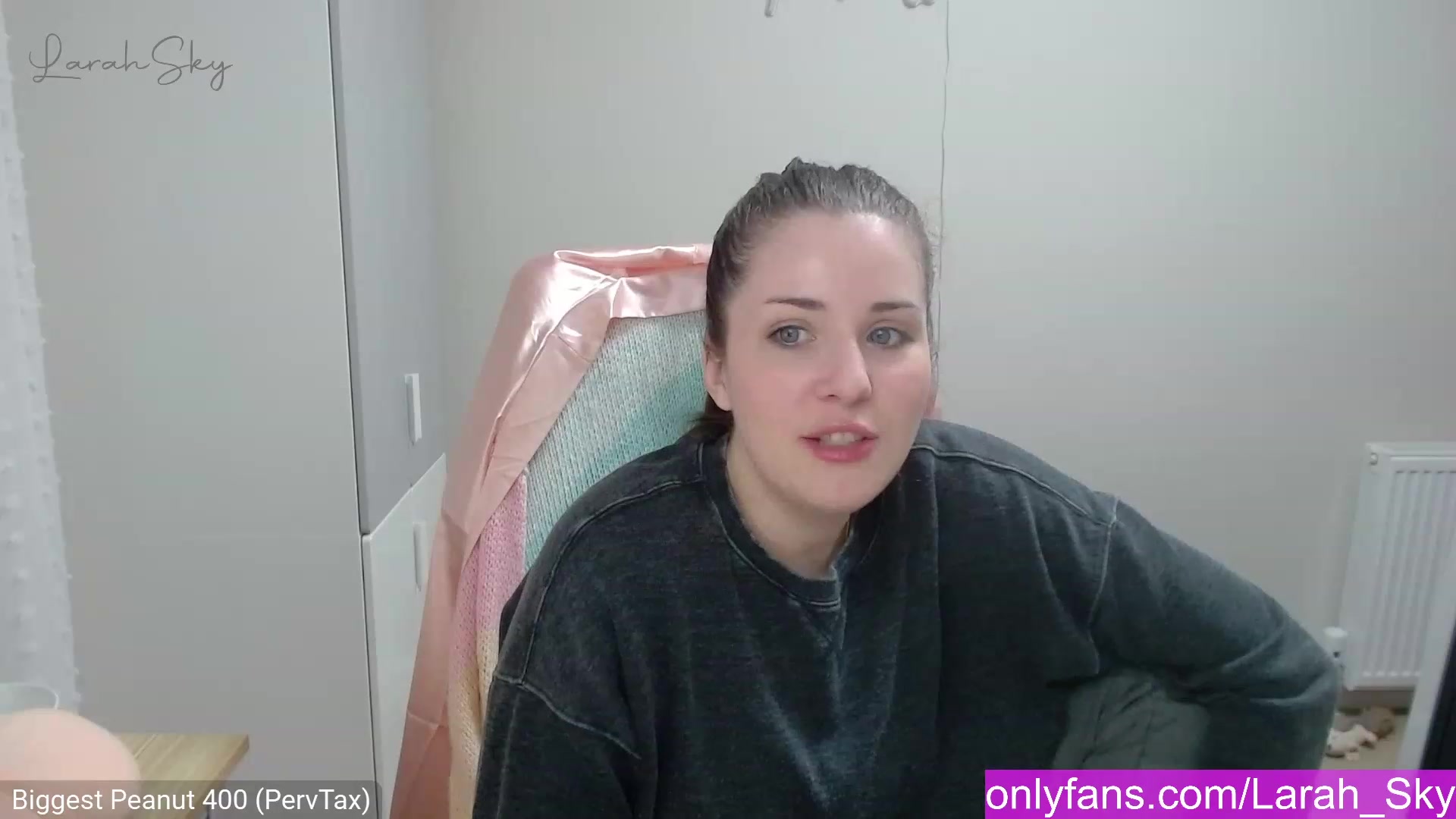Gallery image thumbnail from Larah_Sky's myfreecams stream on, 02/17/2023, 23:14 image 12 of 20