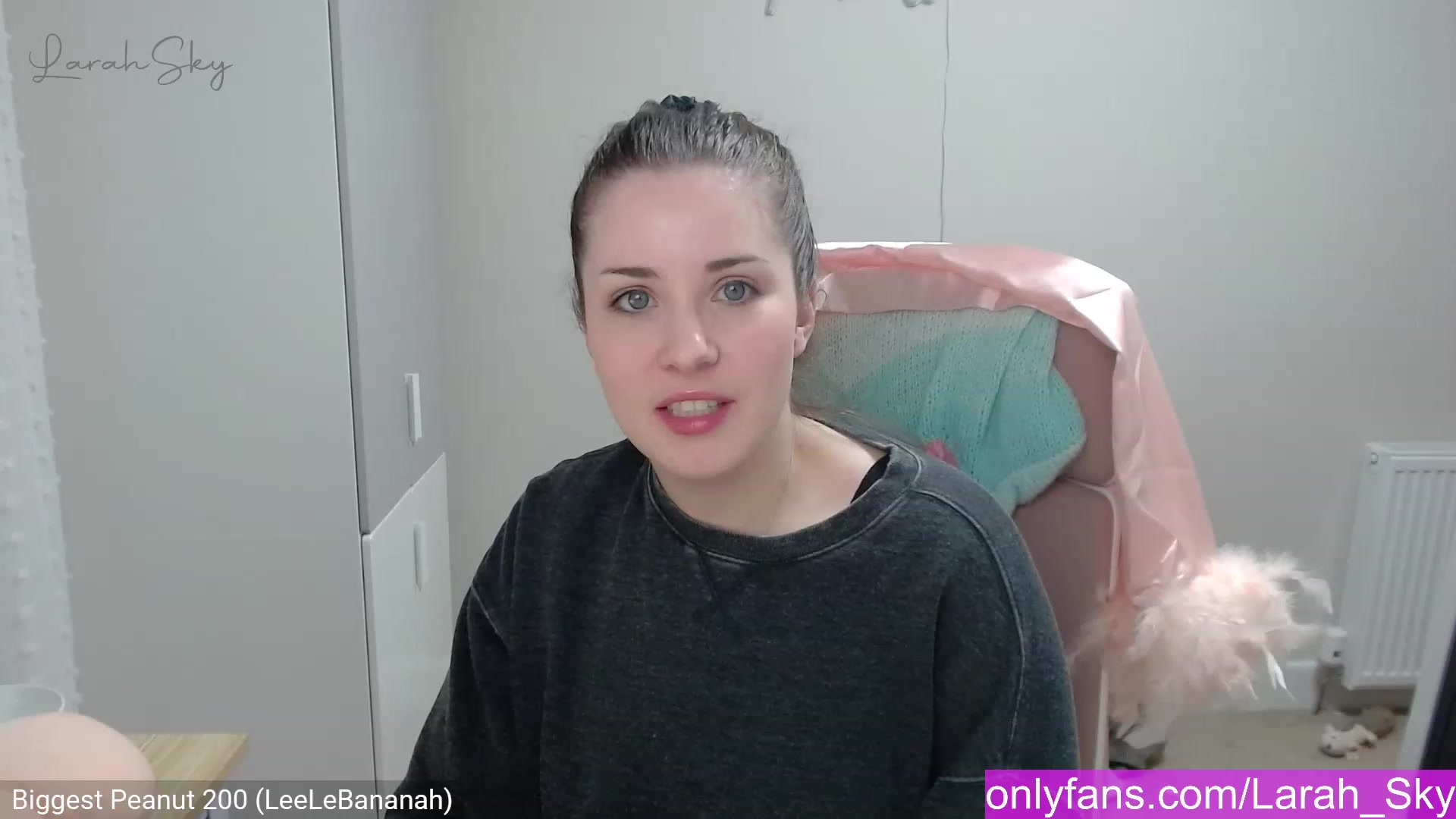 Gallery image thumbnail from Larah_Sky's myfreecams stream on, 02/17/2023, 23:14 image 10 of 20