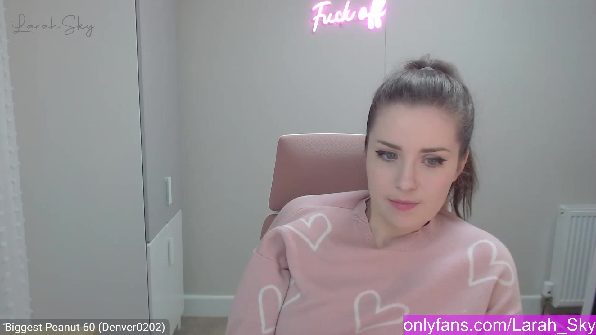 Gallery image thumbnail from Larah_Sky's myfreecams stream on, 02/19/2023, 20:09 image 13 of 20