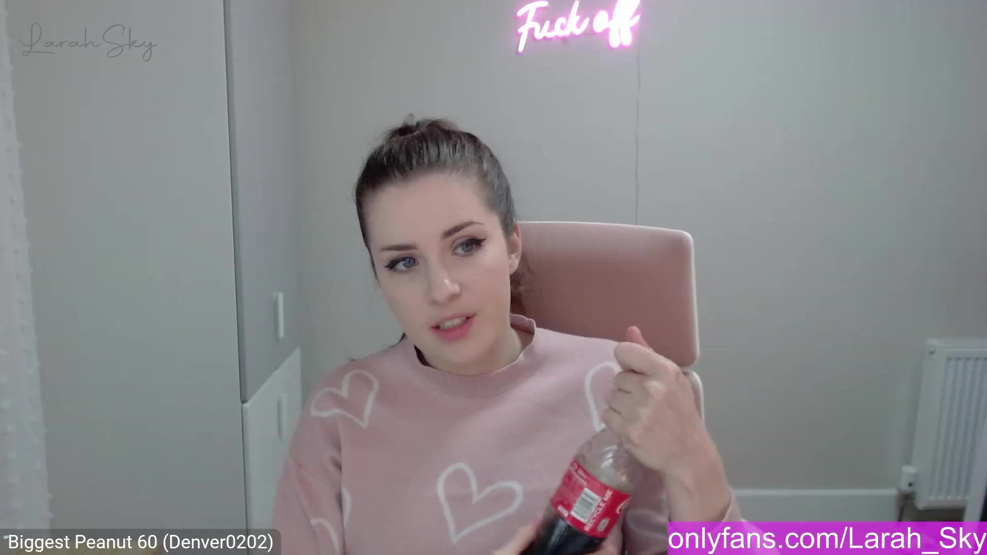 Gallery image thumbnail from Larah_Sky's myfreecams stream on, 02/19/2023, 20:09 image 9 of 20