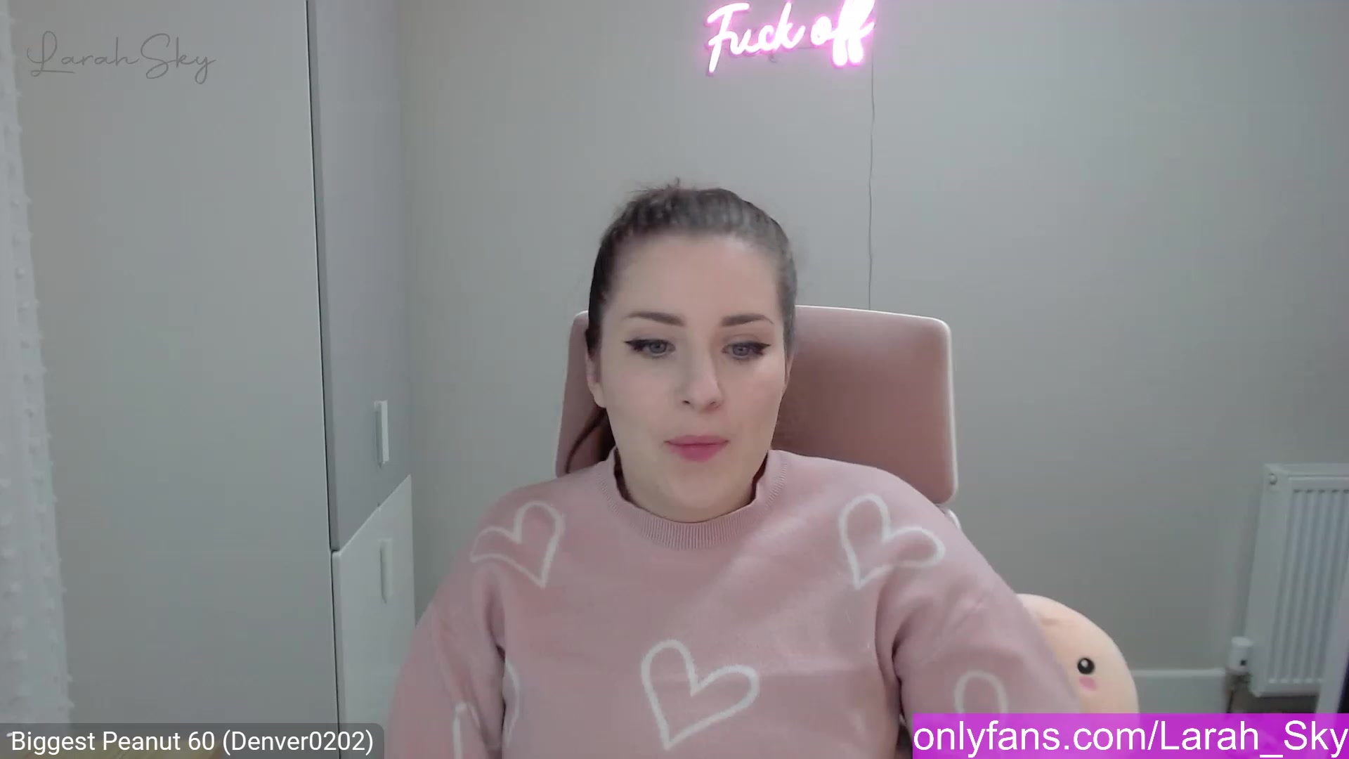Gallery image thumbnail from Larah_Sky's myfreecams stream on, 02/19/2023, 20:09 image 10 of 20