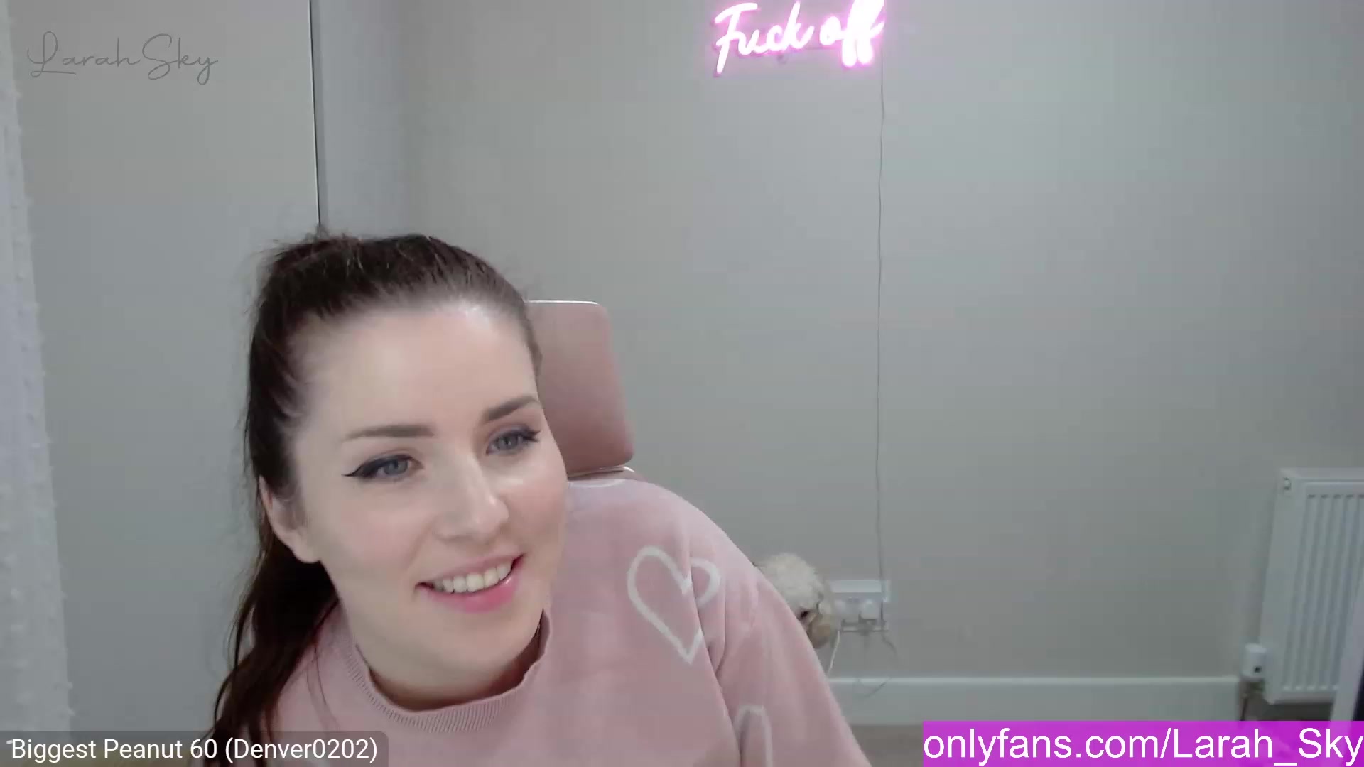 Gallery image thumbnail from Larah_Sky's myfreecams stream on, 02/19/2023, 20:09 image 6 of 20