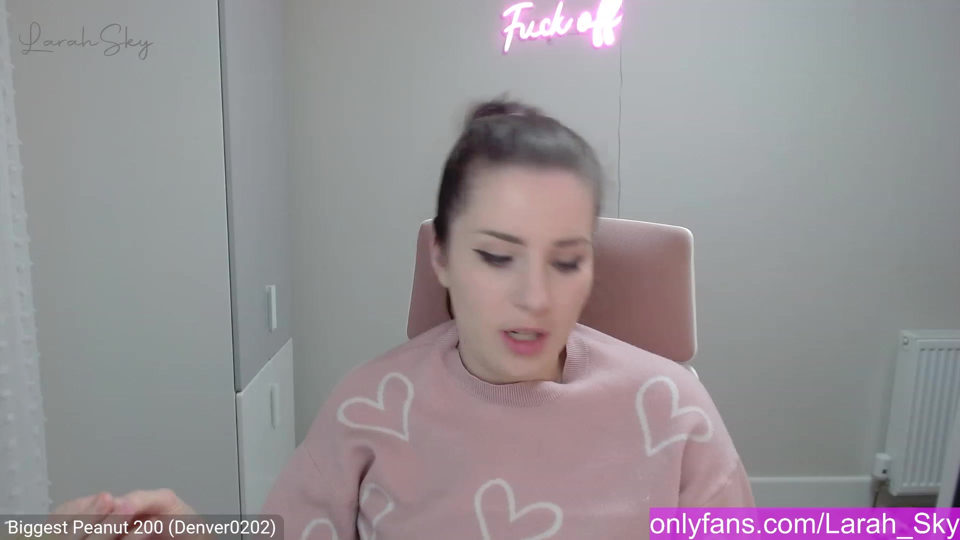 Gallery image thumbnail from Larah_Sky's myfreecams stream on, 02/19/2023, 20:09 image 14 of 20