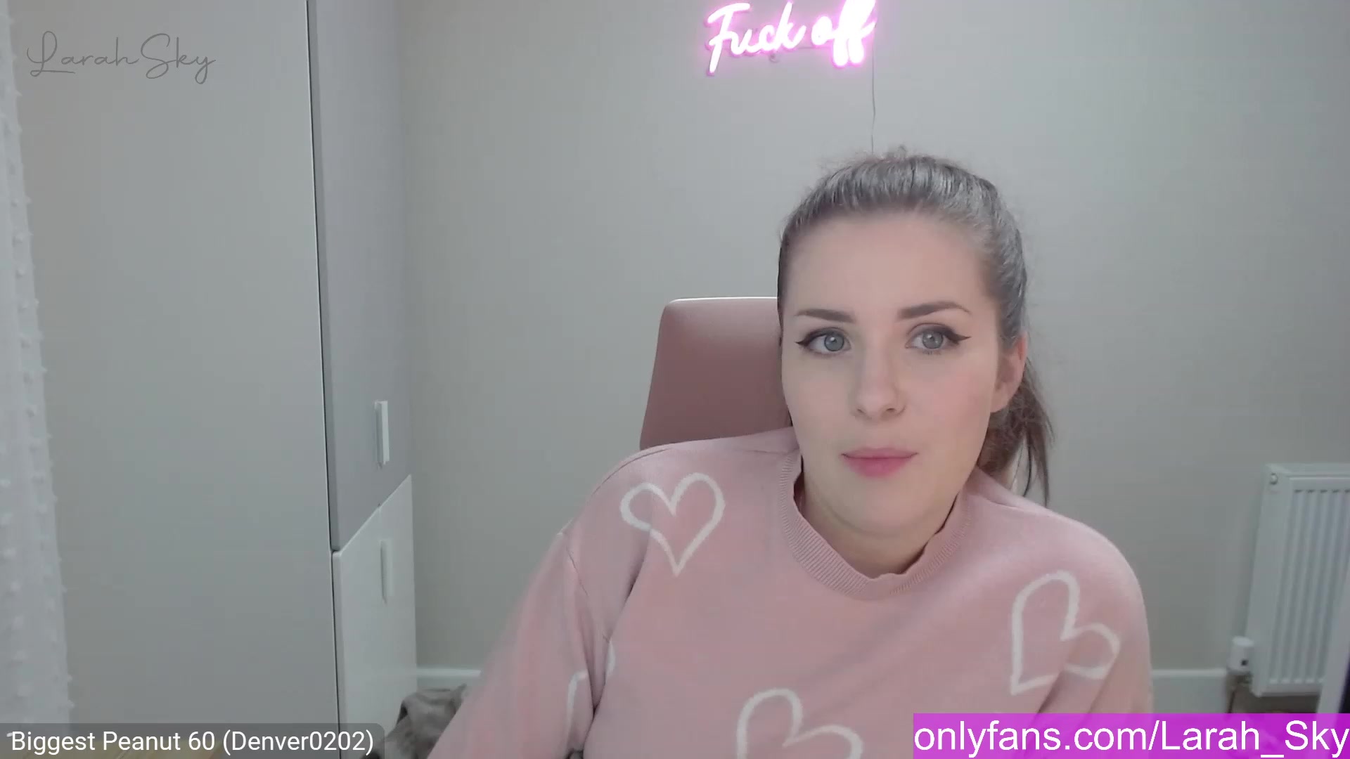 Gallery image thumbnail from Larah_Sky's myfreecams stream on, 02/19/2023, 20:09 image 4 of 20