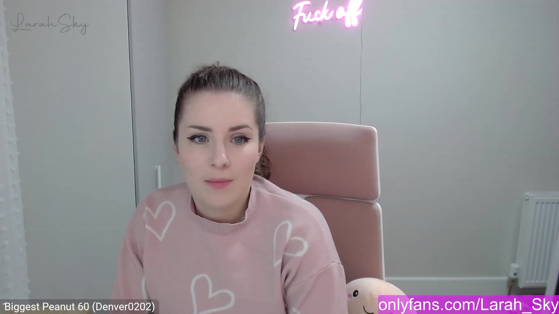 Gallery image thumbnail from Larah_Sky's myfreecams stream on, 02/19/2023, 20:09 image 3 of 20