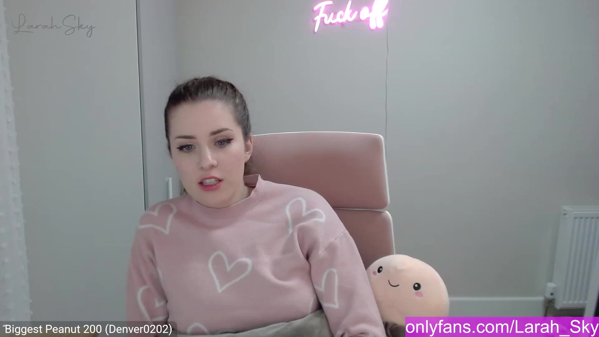 Gallery image thumbnail from Larah_Sky's myfreecams stream on, 02/19/2023, 21:15 image 9 of 20