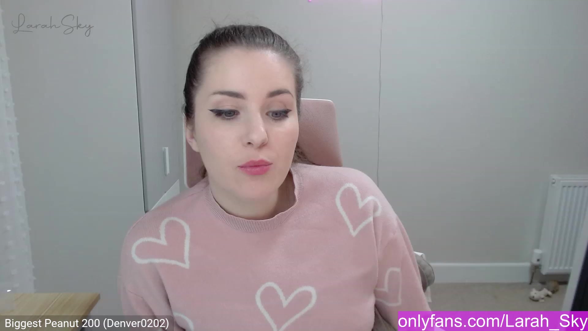 Gallery image thumbnail from Larah_Sky's myfreecams stream on, 02/19/2023, 21:15 image 16 of 20