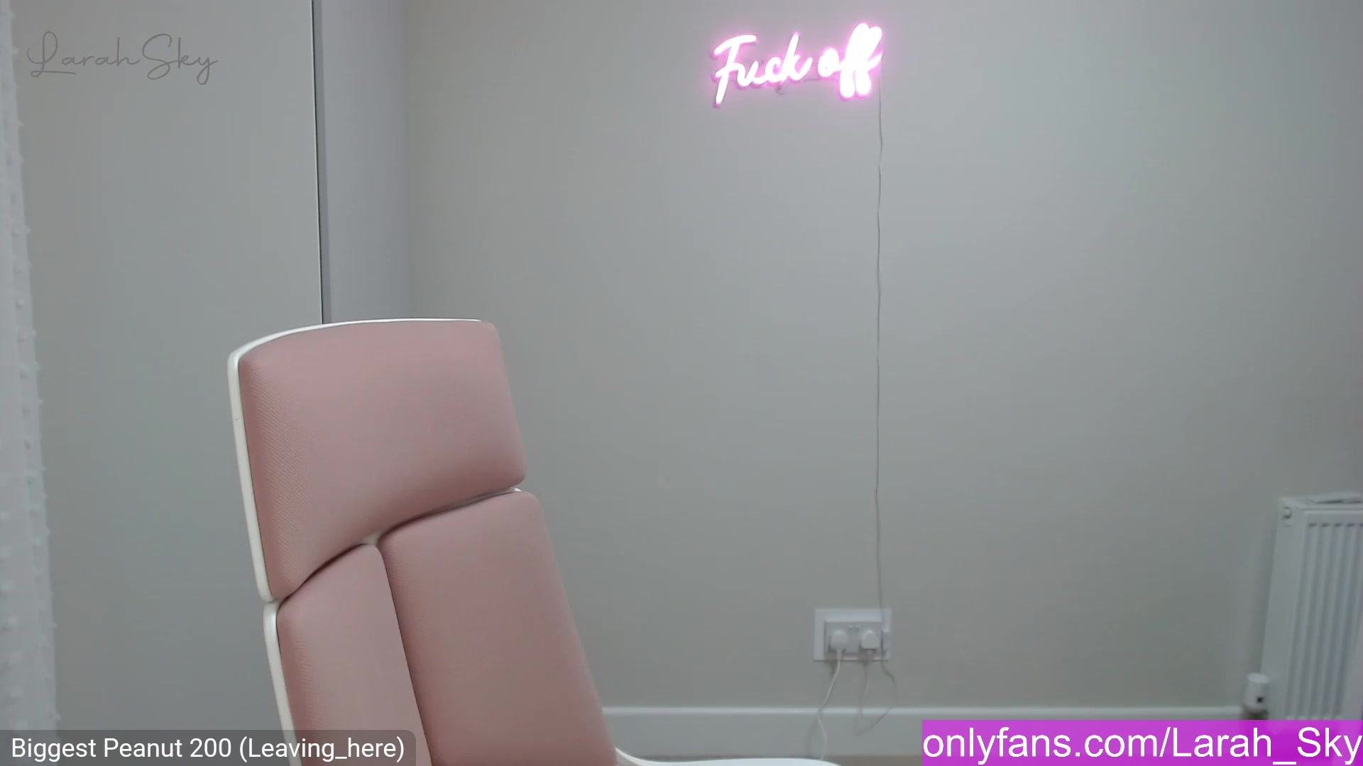 Gallery image thumbnail from Larah_Sky's myfreecams stream on, 02/20/2023, 23:53 image 4 of 20
