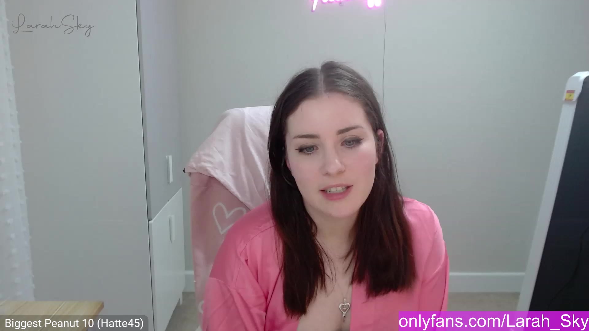 Gallery image thumbnail from Larah_Sky's myfreecams stream on, 02/23/2023, 23:03 image 17 of 20