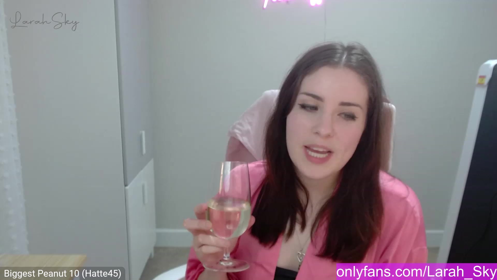Gallery image thumbnail from Larah_Sky's myfreecams stream on, 02/23/2023, 23:03 image 5 of 20