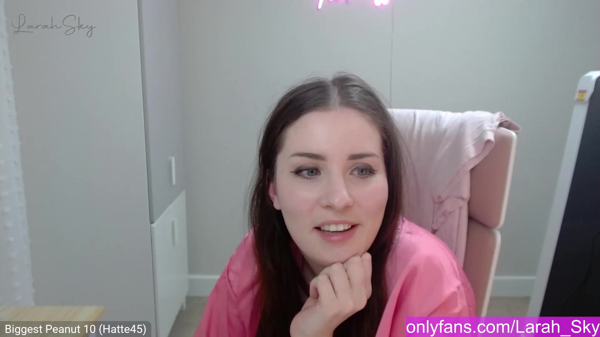 Gallery image thumbnail from Larah_Sky's myfreecams stream on, 02/23/2023, 23:03 image 7 of 20