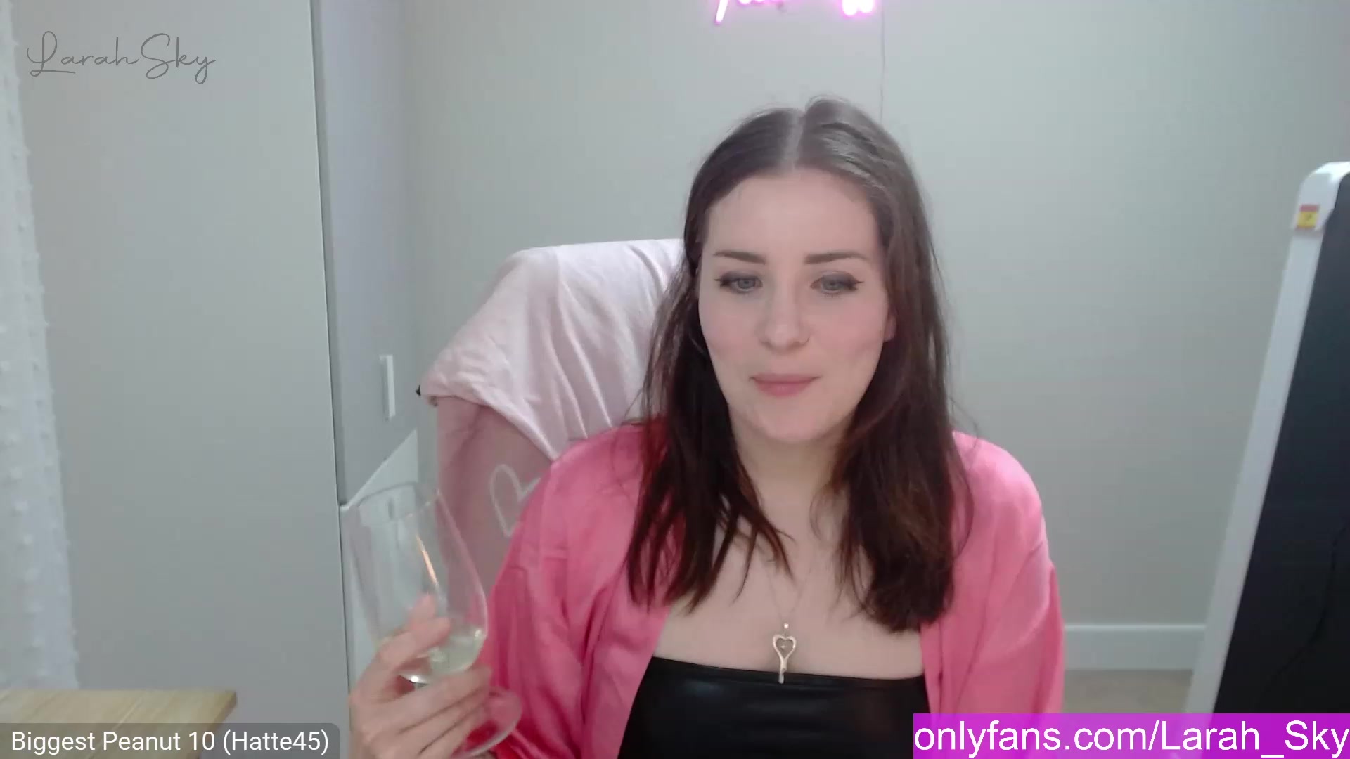 Gallery image thumbnail from Larah_Sky's myfreecams stream on, 02/23/2023, 23:03 image 13 of 20