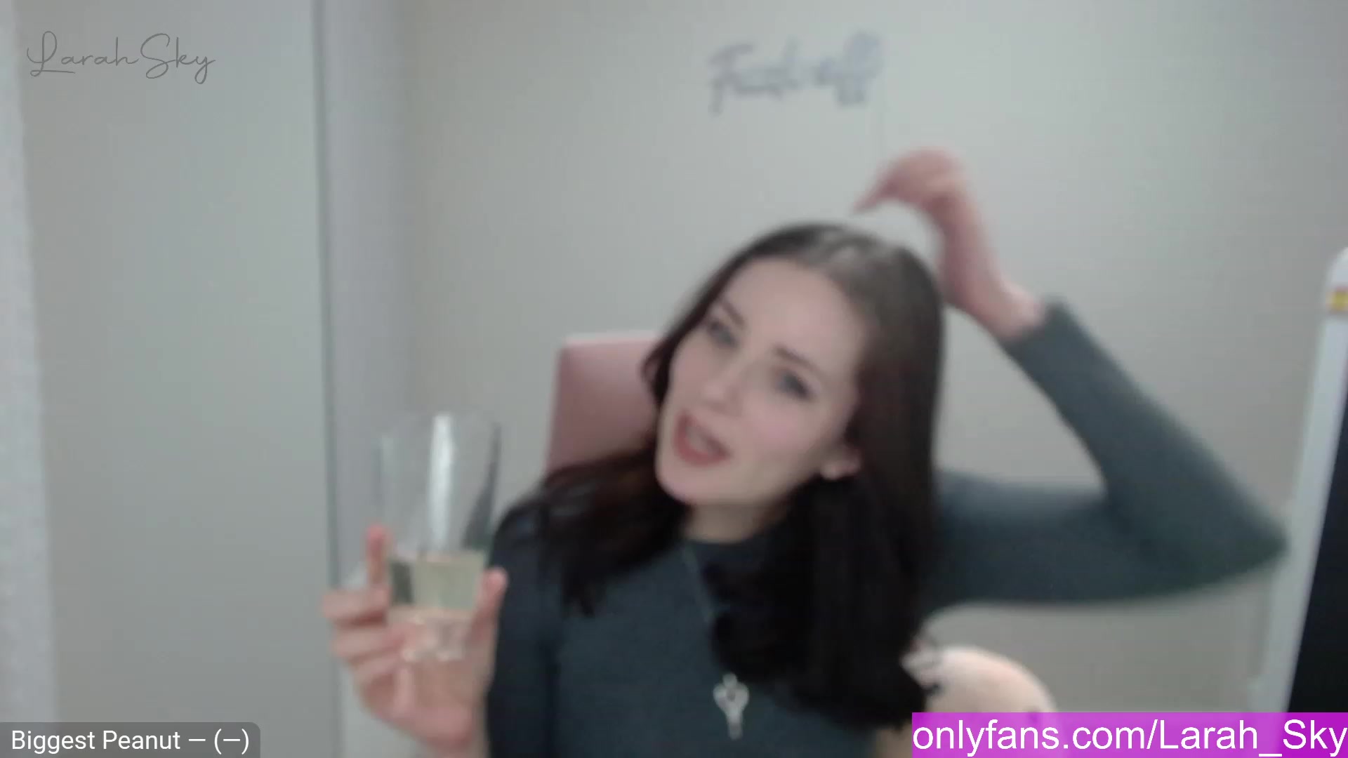 Gallery image thumbnail from Larah_Sky's myfreecams stream on, 02/24/2023, 22:10 image 1 of 20