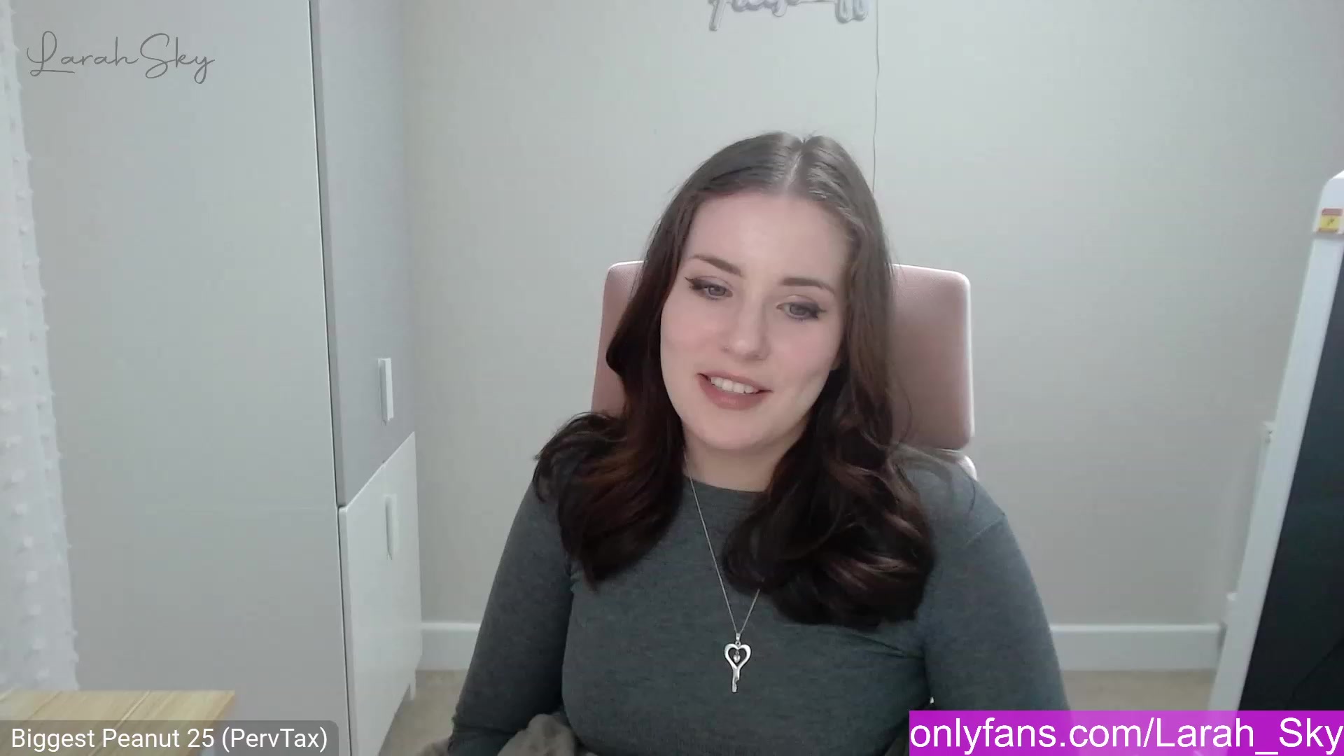 Gallery image thumbnail from Larah_Sky's myfreecams stream on, 02/24/2023, 22:10 image 16 of 20