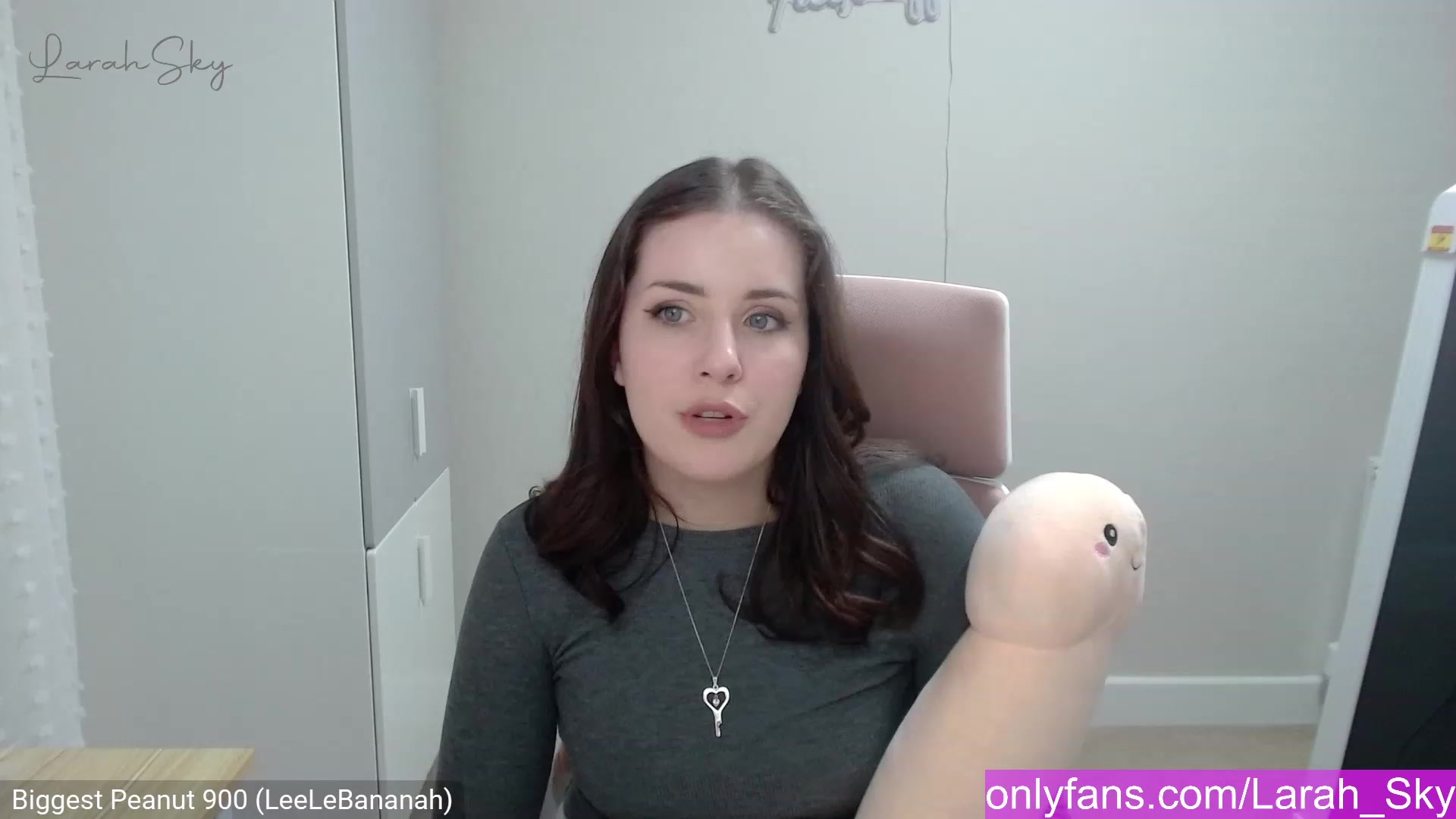 Gallery image thumbnail from Larah_Sky's myfreecams stream on, 02/24/2023, 23:22 image 4 of 20