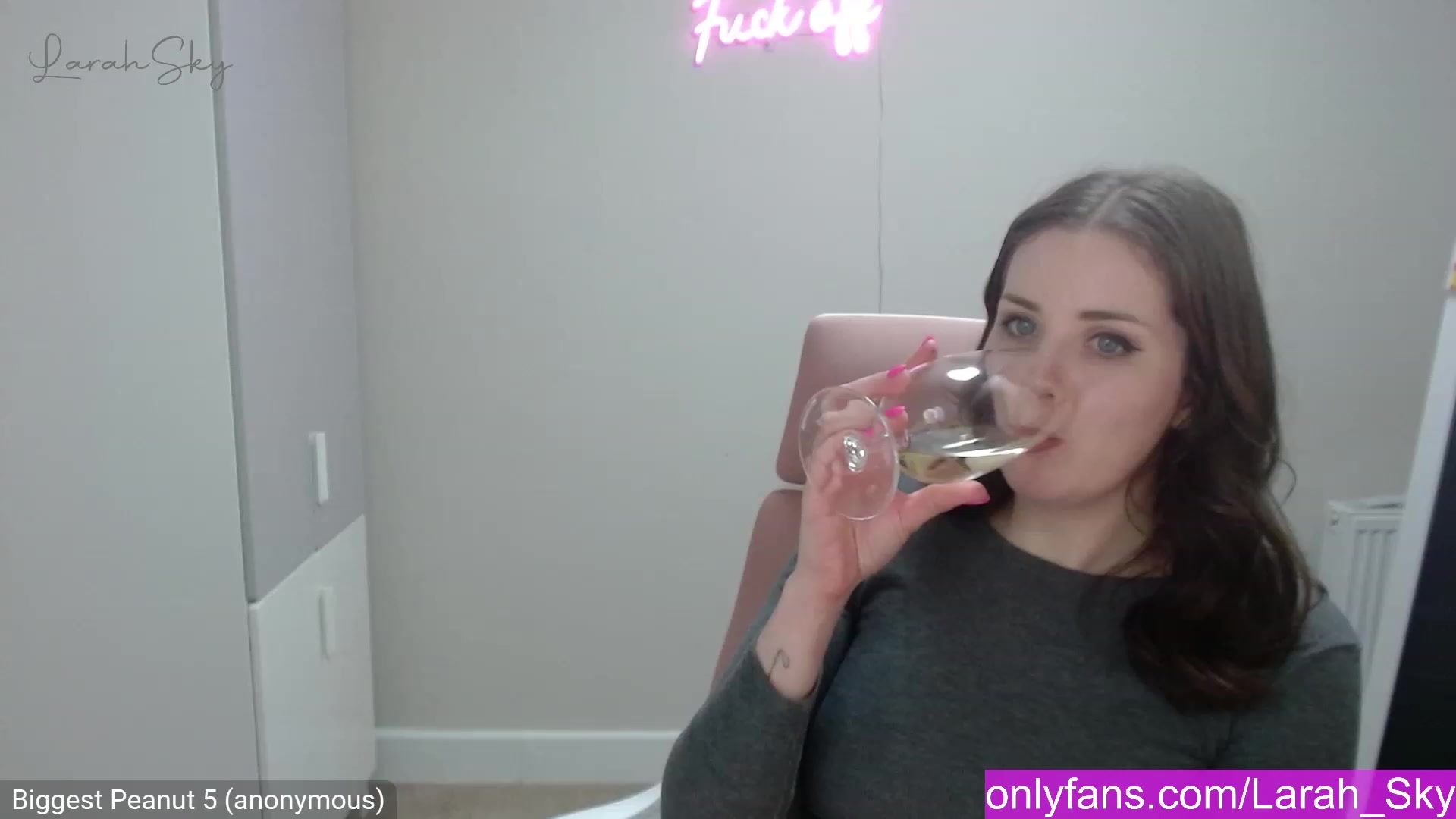Gallery image thumbnail from Larah_Sky's myfreecams stream on, 02/26/2023, 22:18 image 2 of 20