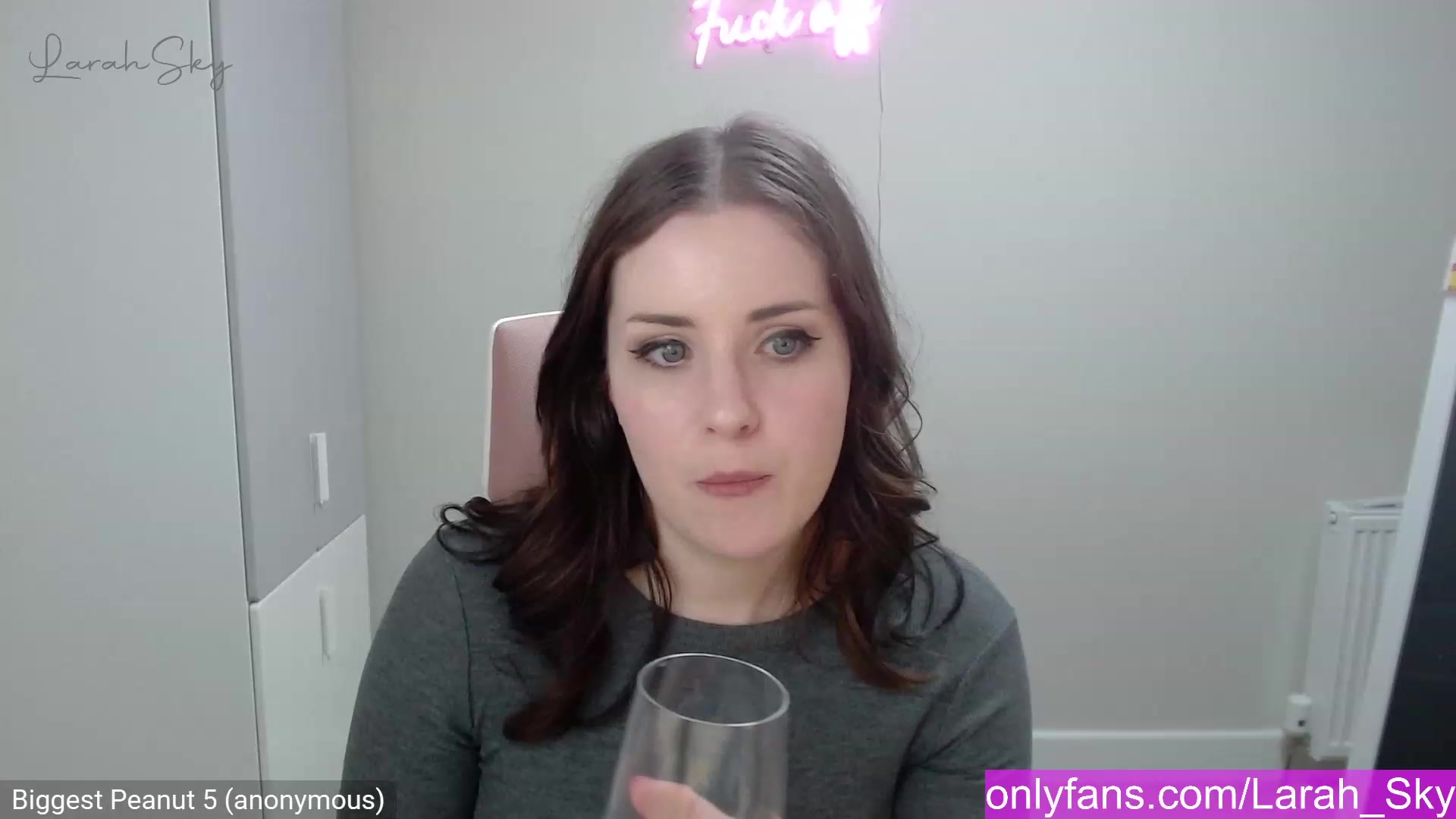 Gallery image thumbnail from Larah_Sky's myfreecams stream on, 02/26/2023, 22:18 image 6 of 20