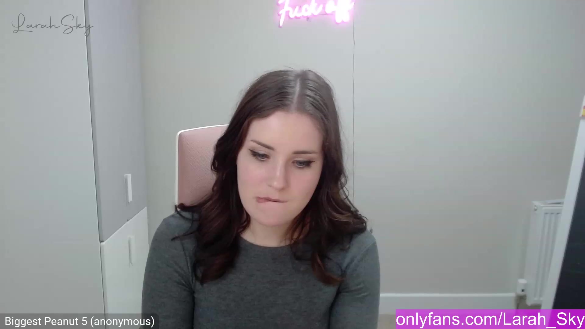 Gallery image thumbnail from Larah_Sky's myfreecams stream on, 02/26/2023, 22:18 image 10 of 20