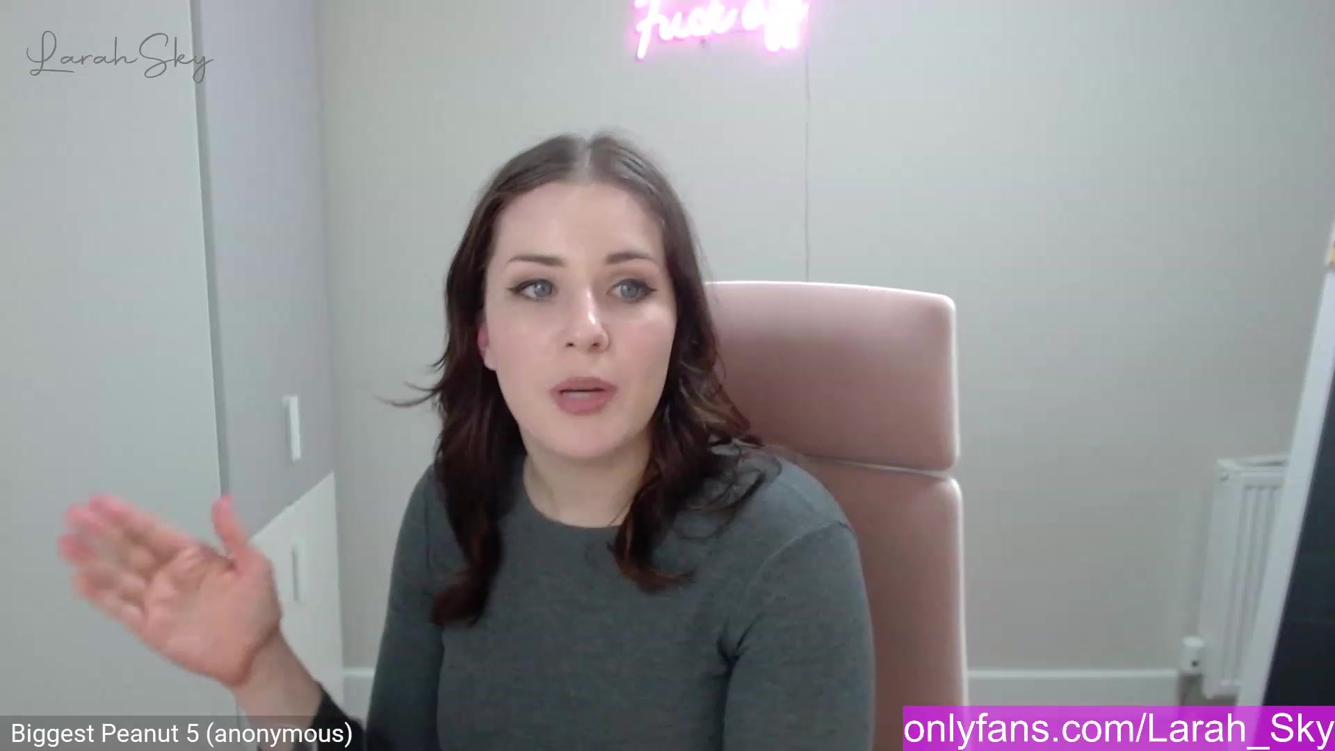 Gallery image thumbnail from Larah_Sky's myfreecams stream on, 02/26/2023, 22:18 image 4 of 20