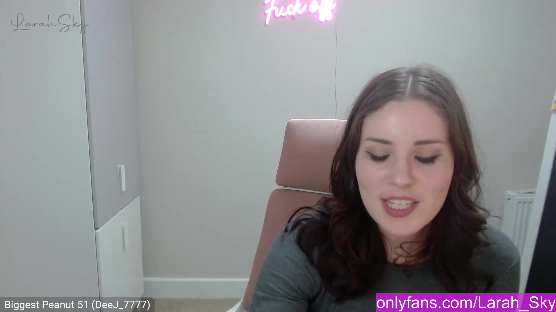 Gallery image thumbnail from Larah_Sky's myfreecams stream on, 02/26/2023, 22:18 image 18 of 20